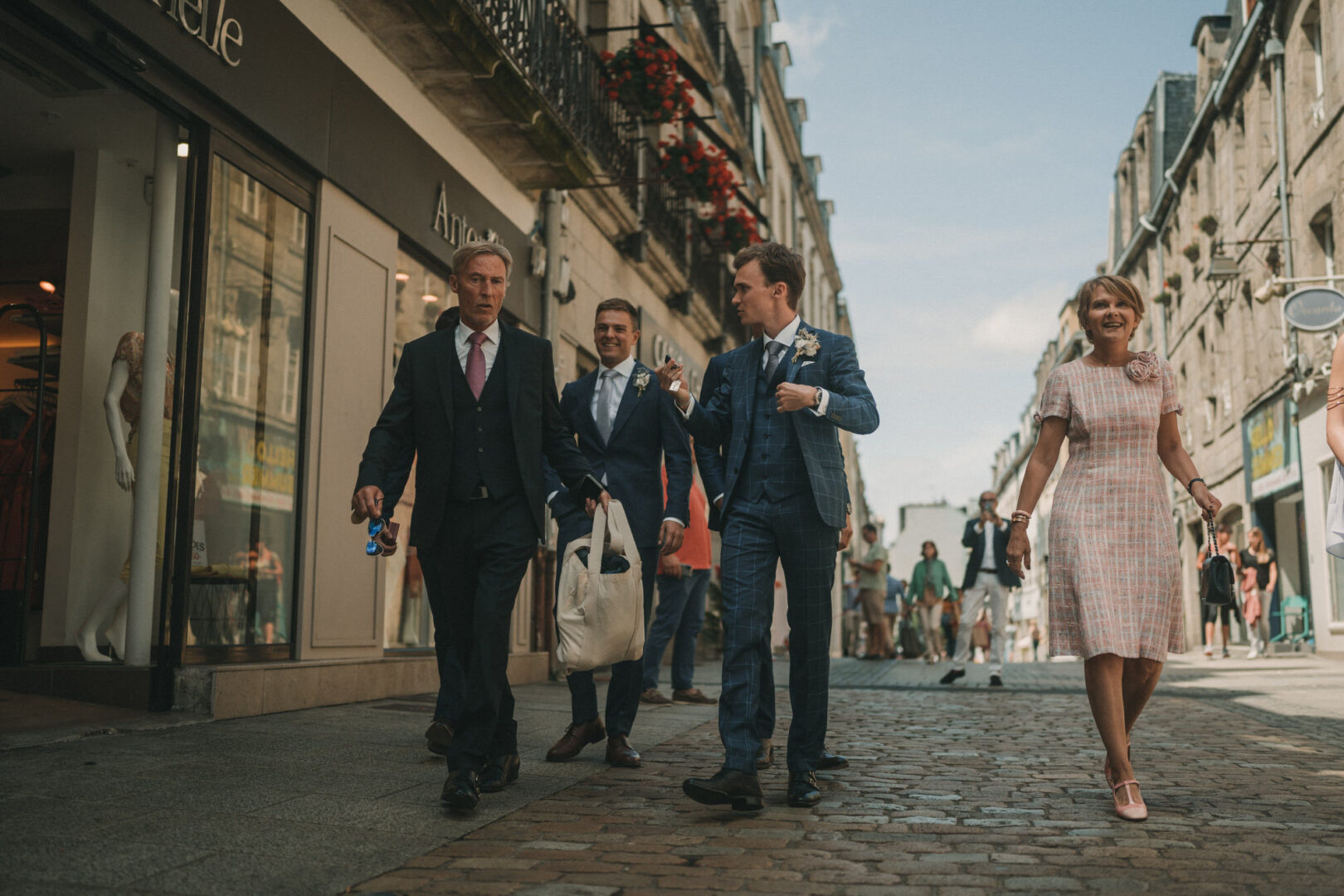 Photo de mariage de M&M au Château Les Garennes à Clohars-Fouesnant Bénodet par Antoine Borzeix 134