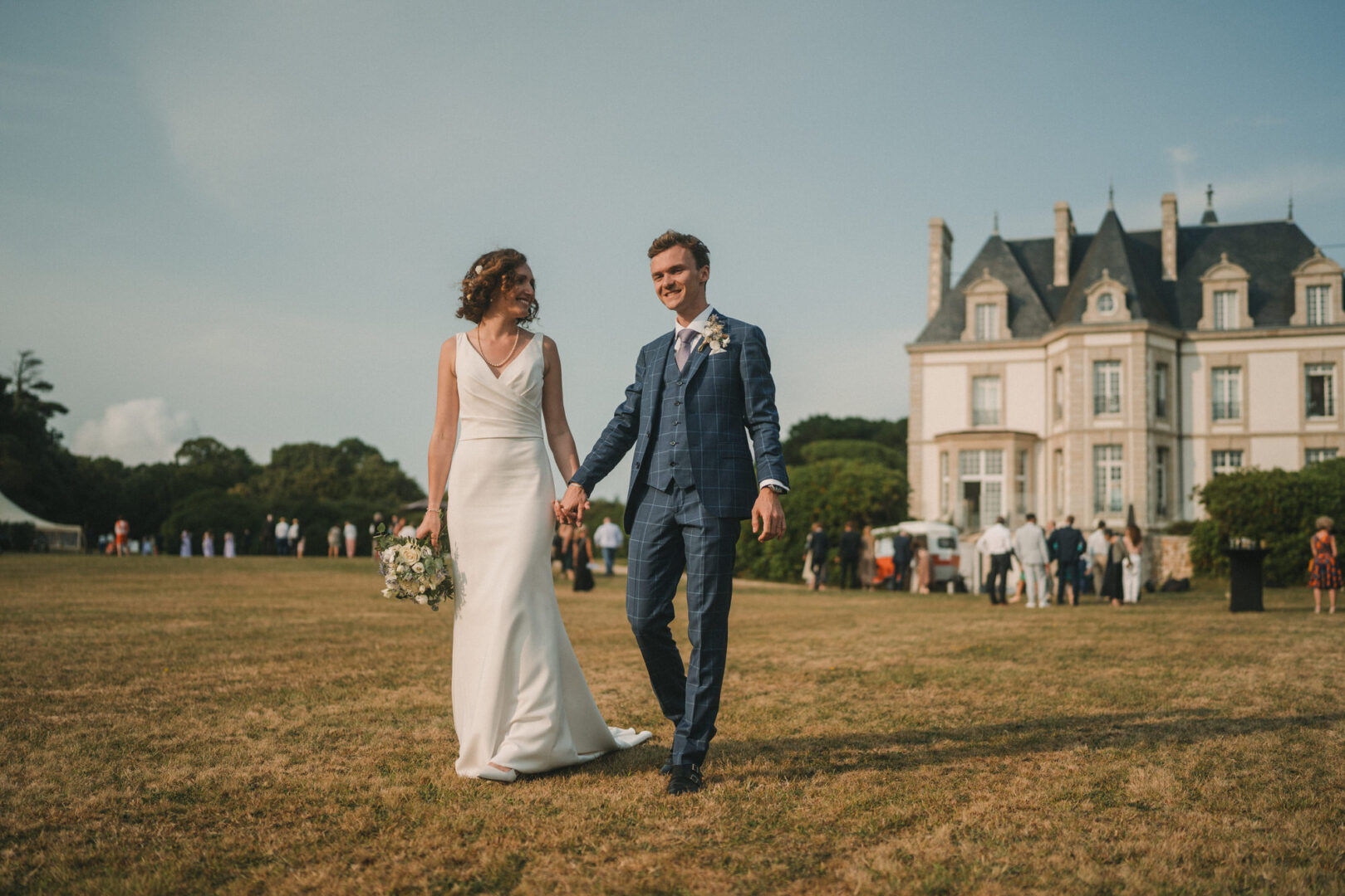 Photo de mariage de M&M au Château Les Garennes à Clohars-Fouesnant Bénodet par Antoine Borzeix 1501