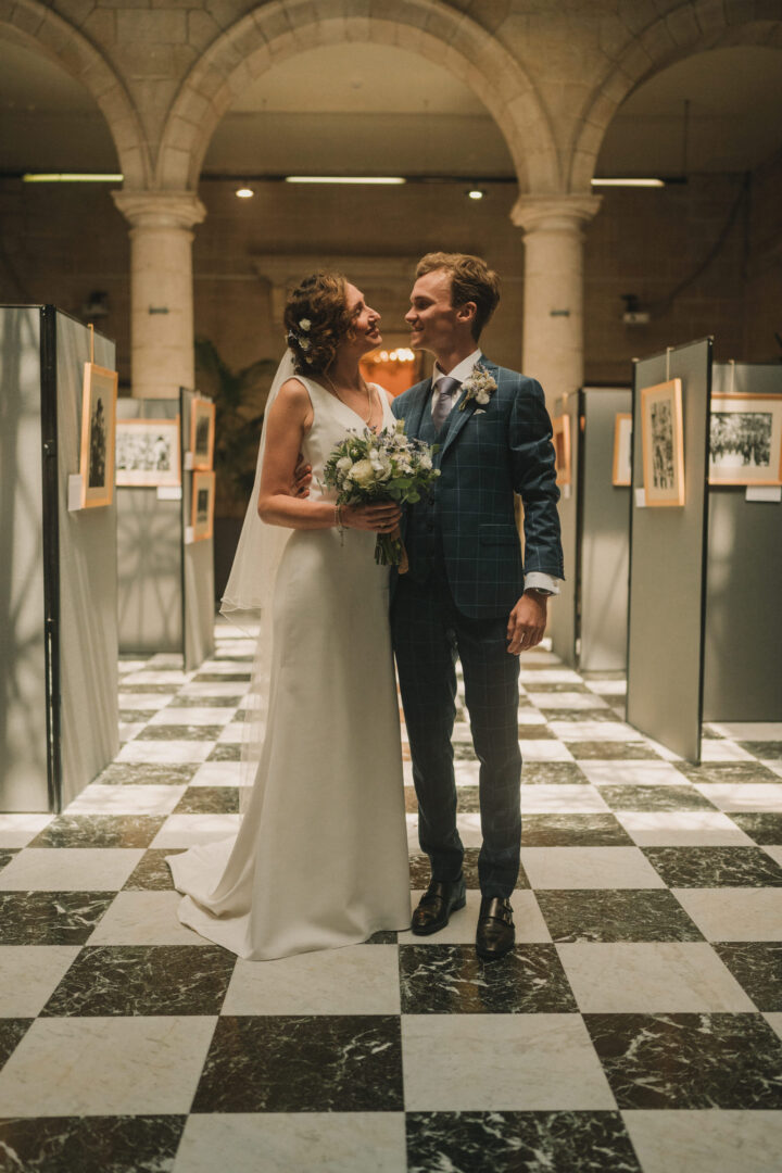 Photo de mariage de M&M au Château Les Garennes à Clohars-Fouesnant Bénodet par Antoine Borzeix 356