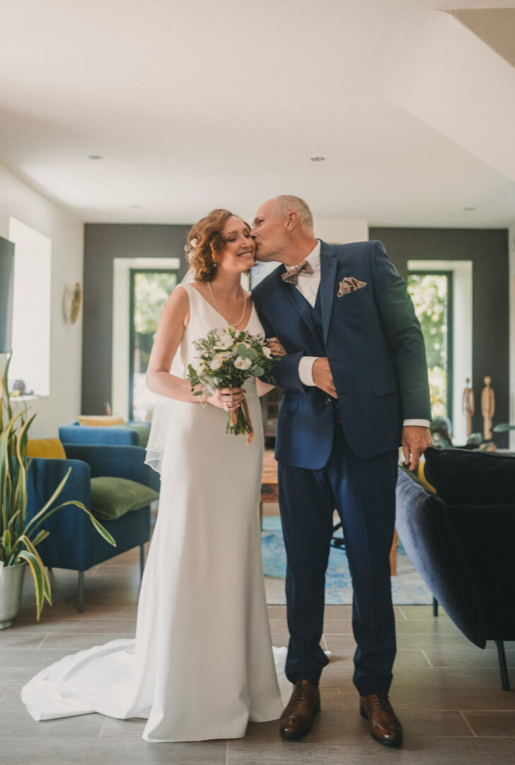Photo de mariage de M&M au Château Les Garennes à Clohars-Fouesnant Bénodet par Antoine Borzeix 75