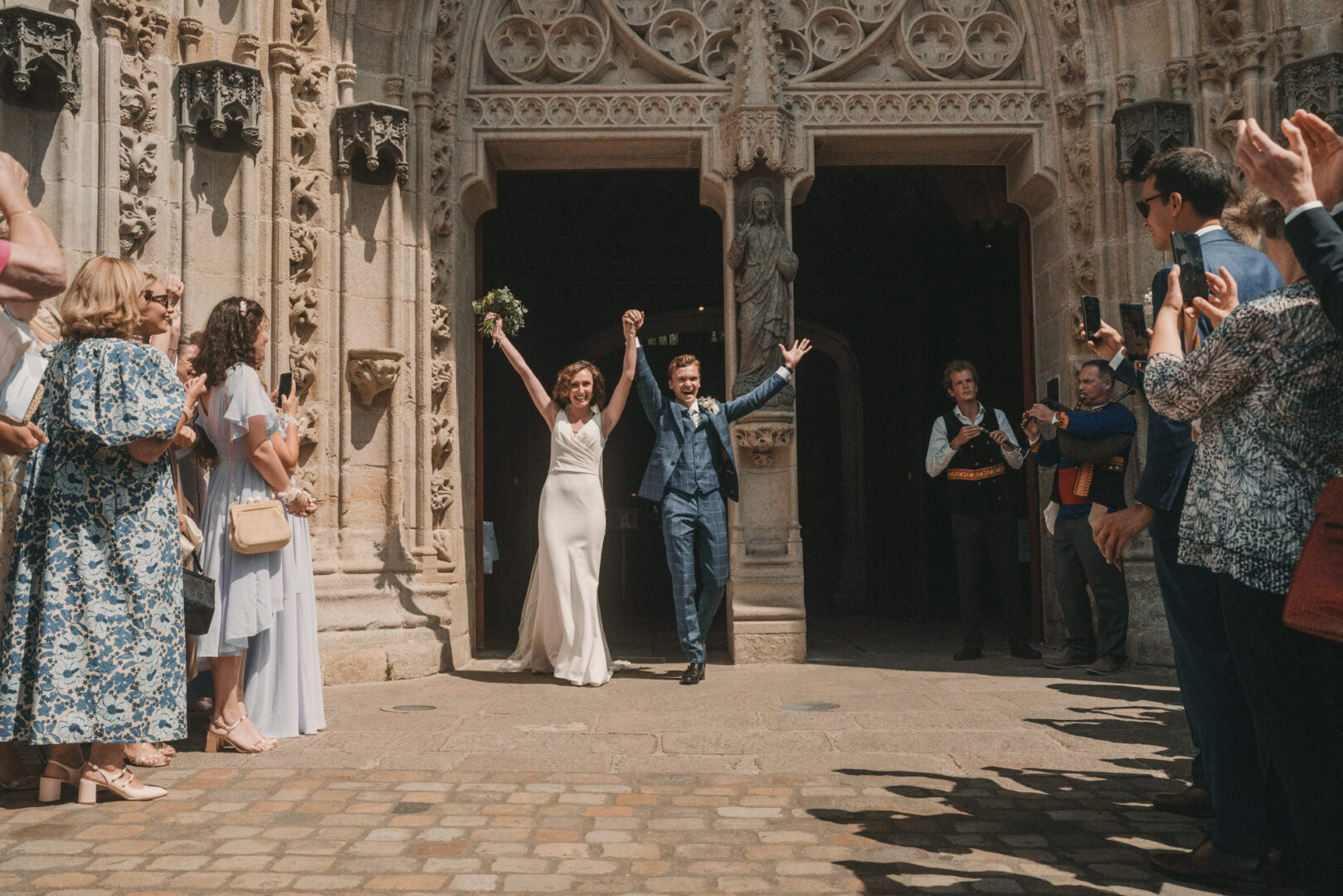 Photo de mariage de M&M au Château Les Garennes à Clohars-Fouesnant Bénodet par Antoine Borzeix 817
