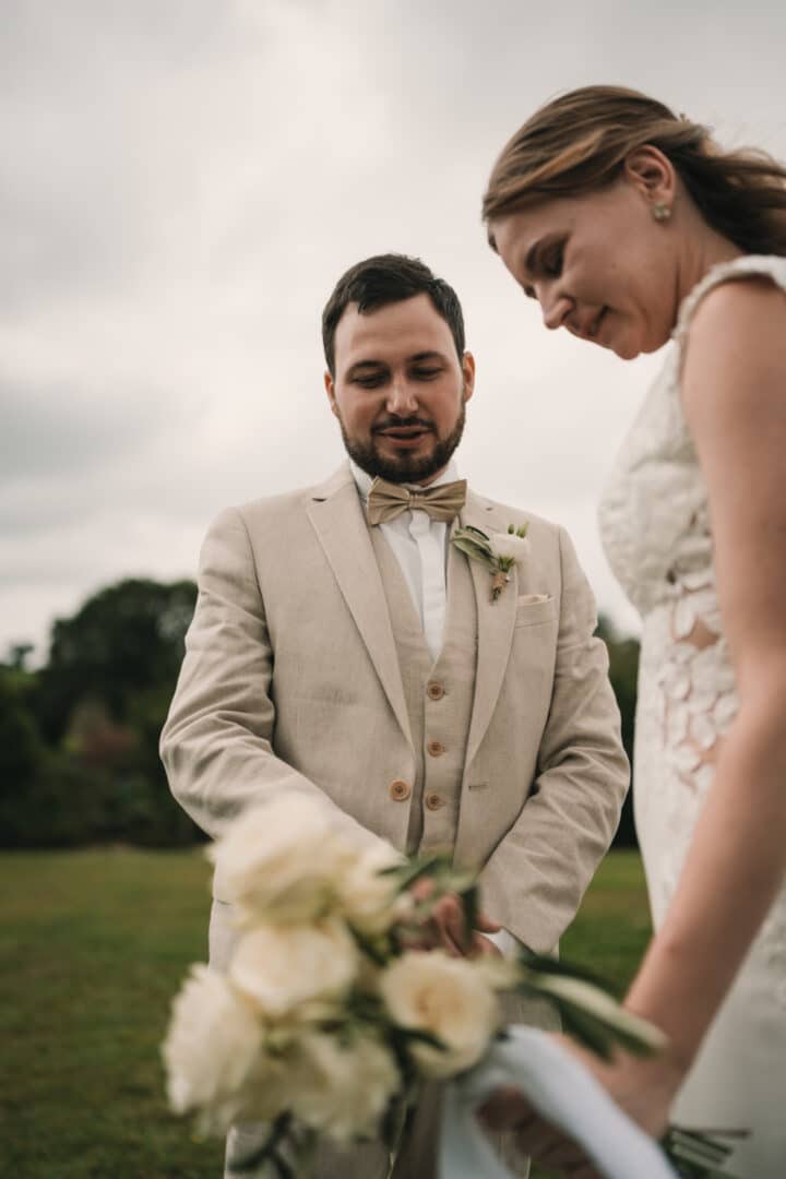 Reportage photo de mariage au Domaine Des Rhododendrons à Elliant par Antoine Borzeix-63