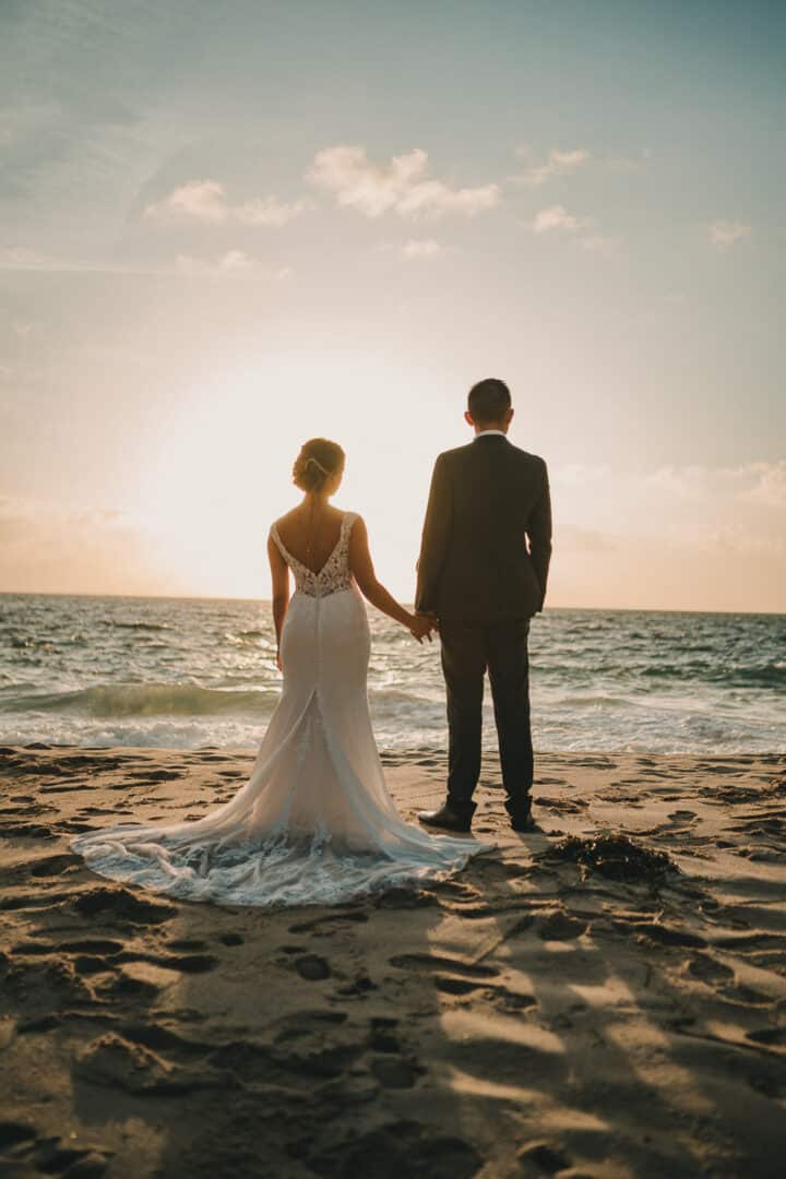 Séance photo de mariés sur la plage en Finistère par Antoine Borzeix-26