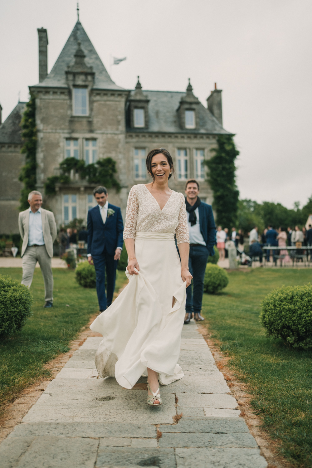 Photo de mariage chic et élégant de E&B au Manoir de Kerangosquer à Pont Aven par Antoine Borzeix-142