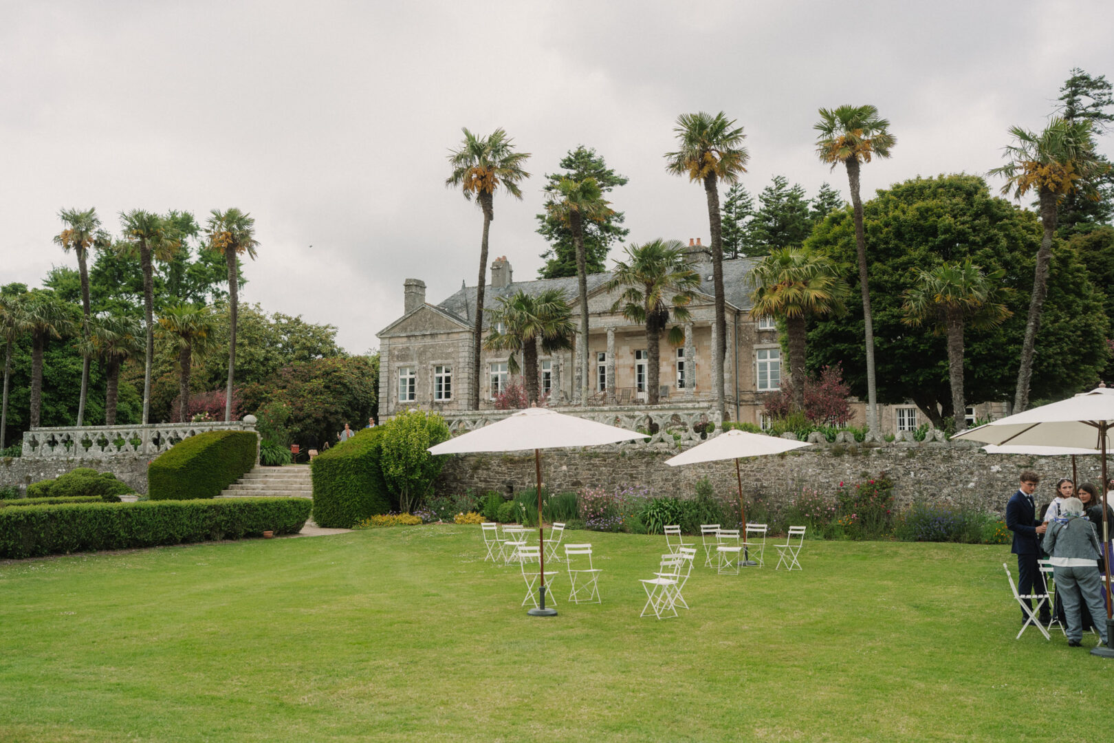 Mariage de L&C à L'Orangerie de Lanniron à Quimper par Antoine Borzeix-161