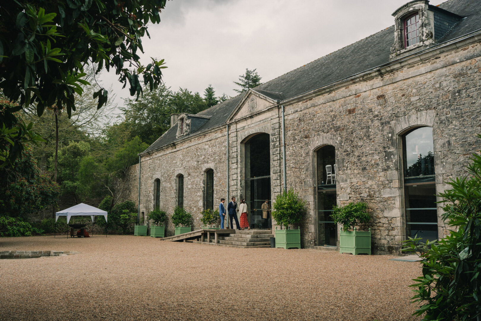 Mariage de L&C à L'Orangerie de Lanniron à Quimper par Antoine Borzeix-79