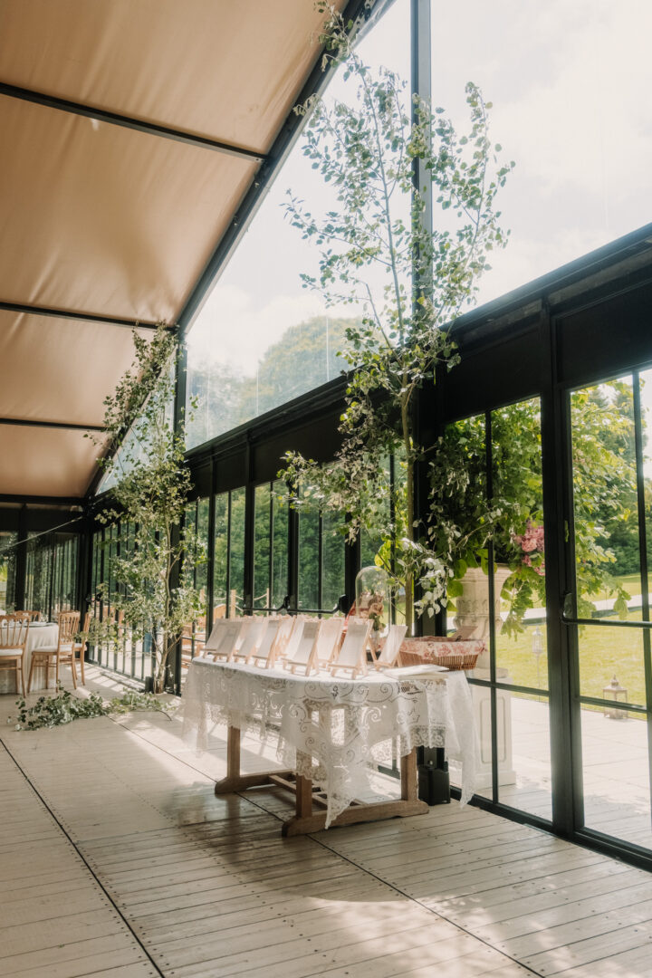 Décoration salle de mariage par Antoine Borzeix photographe de mariage à Quimper-38
