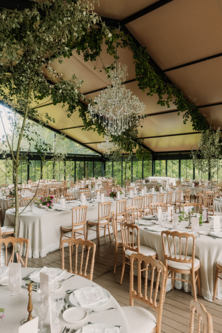 Décoration salle de mariage par Antoine Borzeix photographe de mariage à Quimper-43