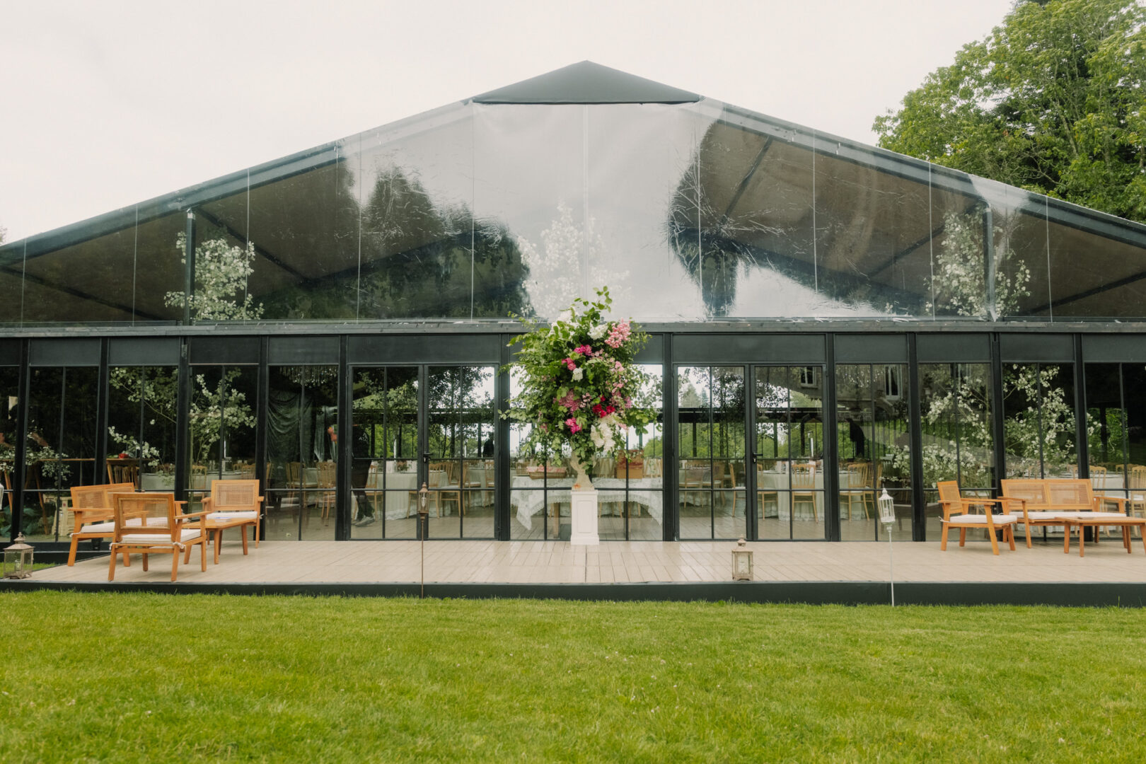 Décoration salle de mariage par Antoine Borzeix photographe de mariage à Quimper-47