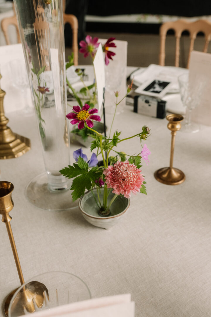 Décoration salle de mariage par Antoine Borzeix photographe de mariage à Quimper-55