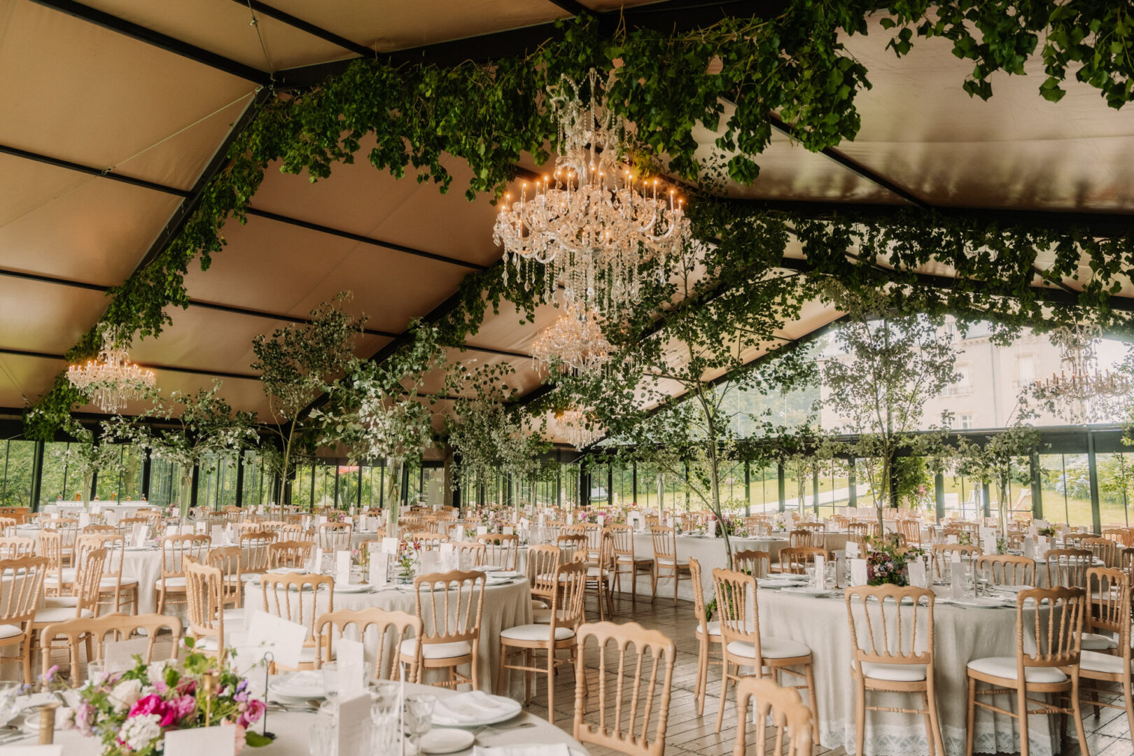 Décoration salle de mariage par Antoine Borzeix photographe de mariage à Quimper-56
