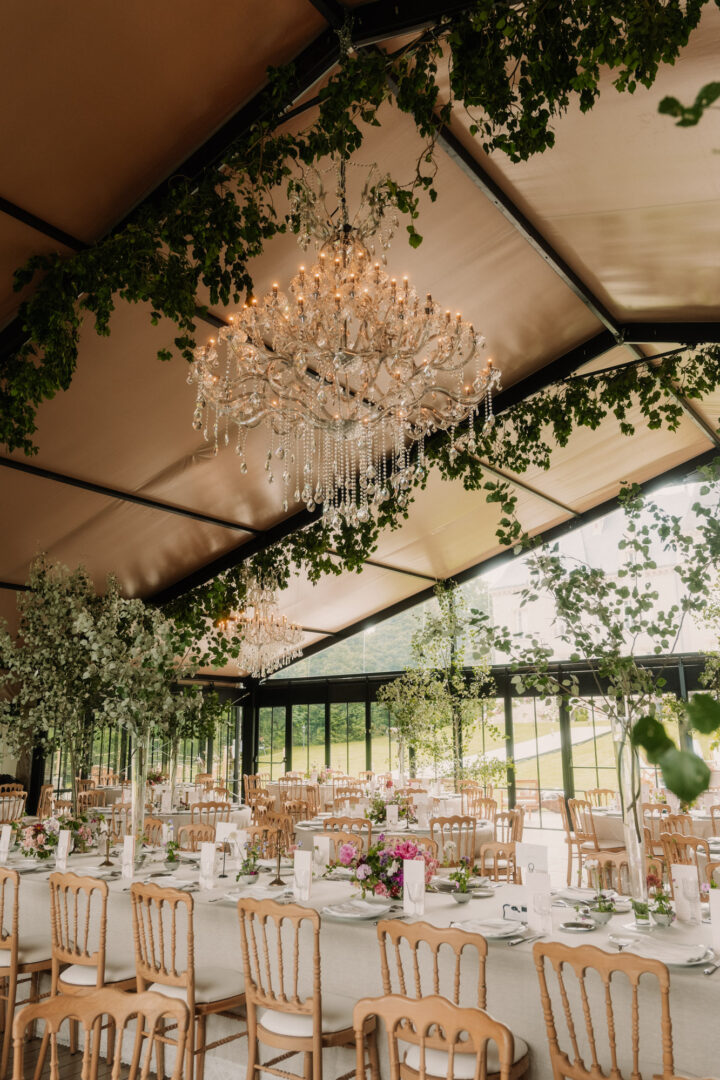 Décoration salle de mariage par Antoine Borzeix photographe de mariage à Quimper-58