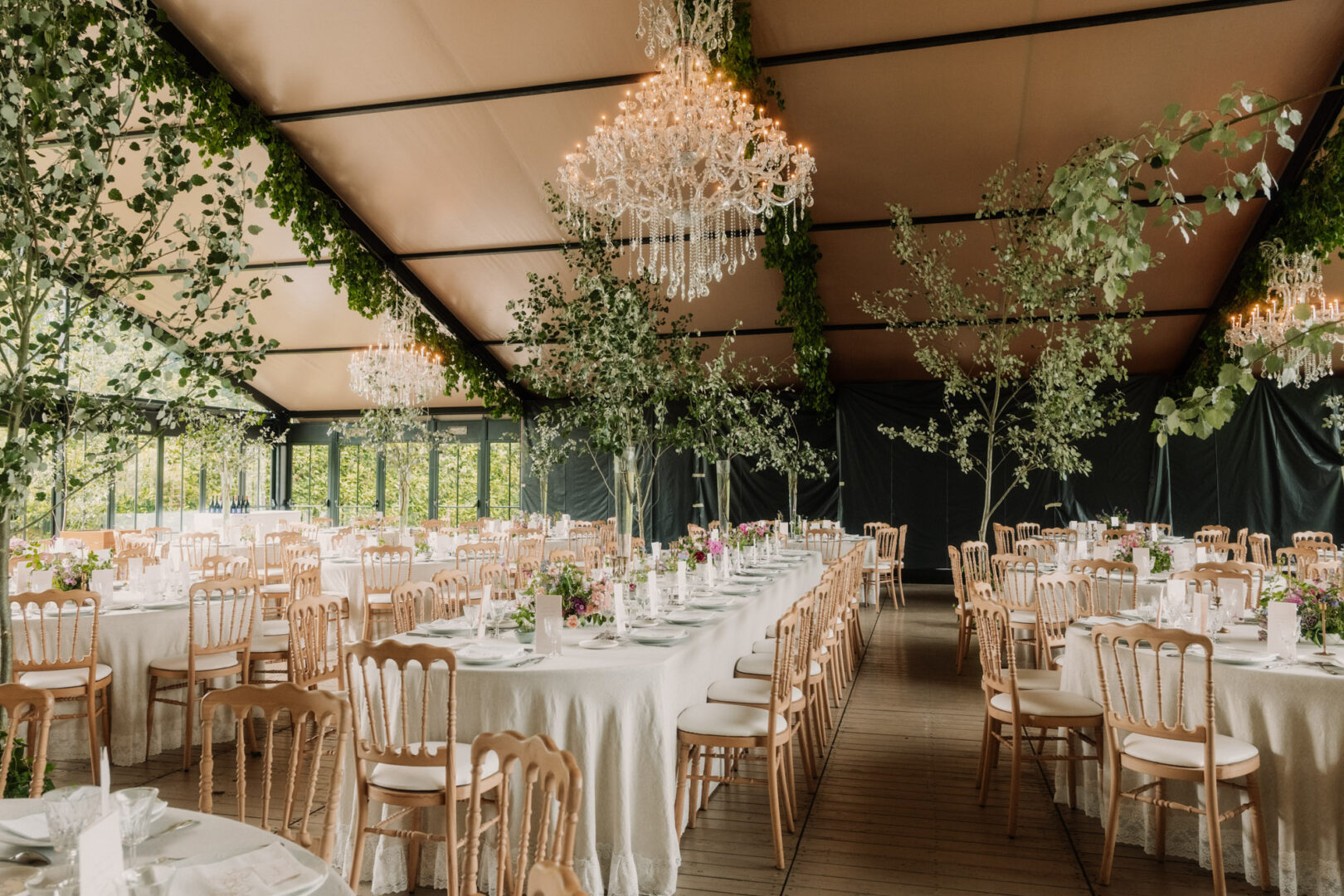 Décoration salle de mariage par Antoine Borzeix photographe de mariage à Quimper-62