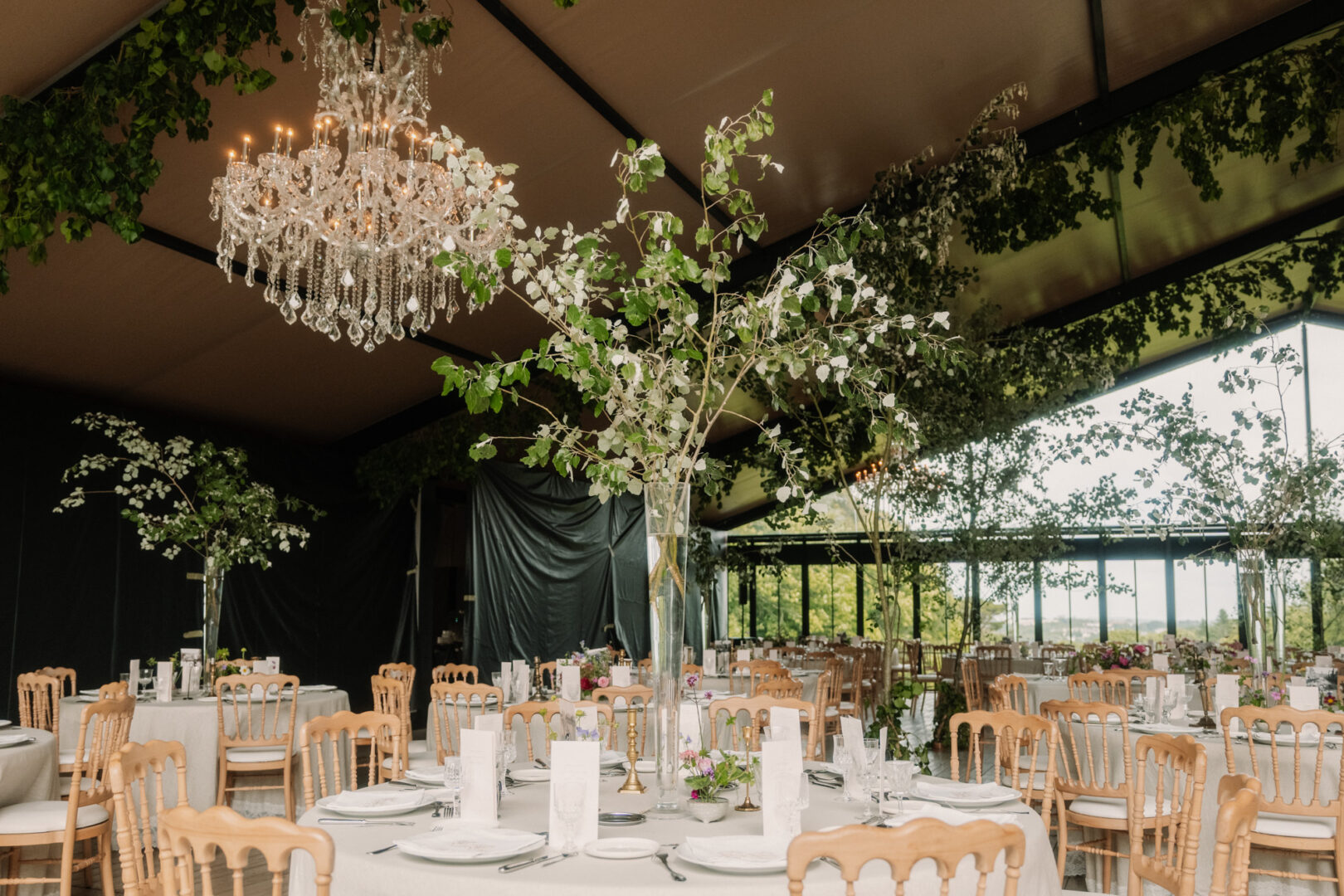 Décoration salle de mariage par Antoine Borzeix photographe de mariage à Quimper-65