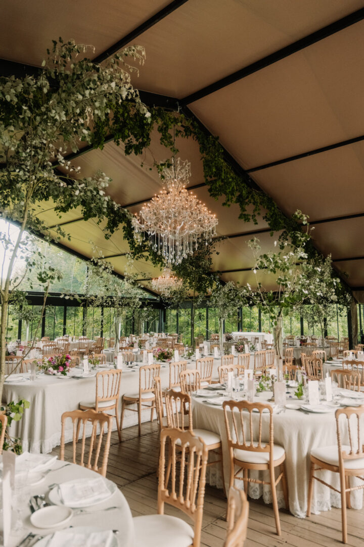 Décoration salle de mariage par Antoine Borzeix photographe de mariage à Quimper-68