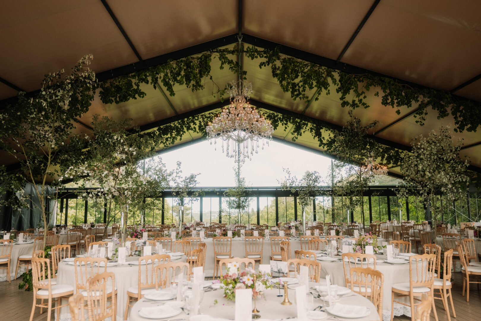 Décoration salle de mariage par Antoine Borzeix photographe de mariage à Quimper-70