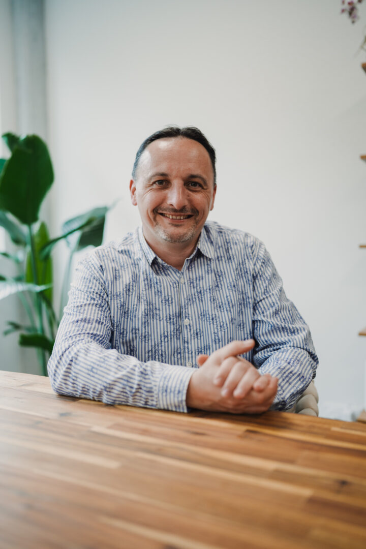 France Certification - Portraits collaborateurs par Antoine Borzeix photographe corporate Quimper-33
