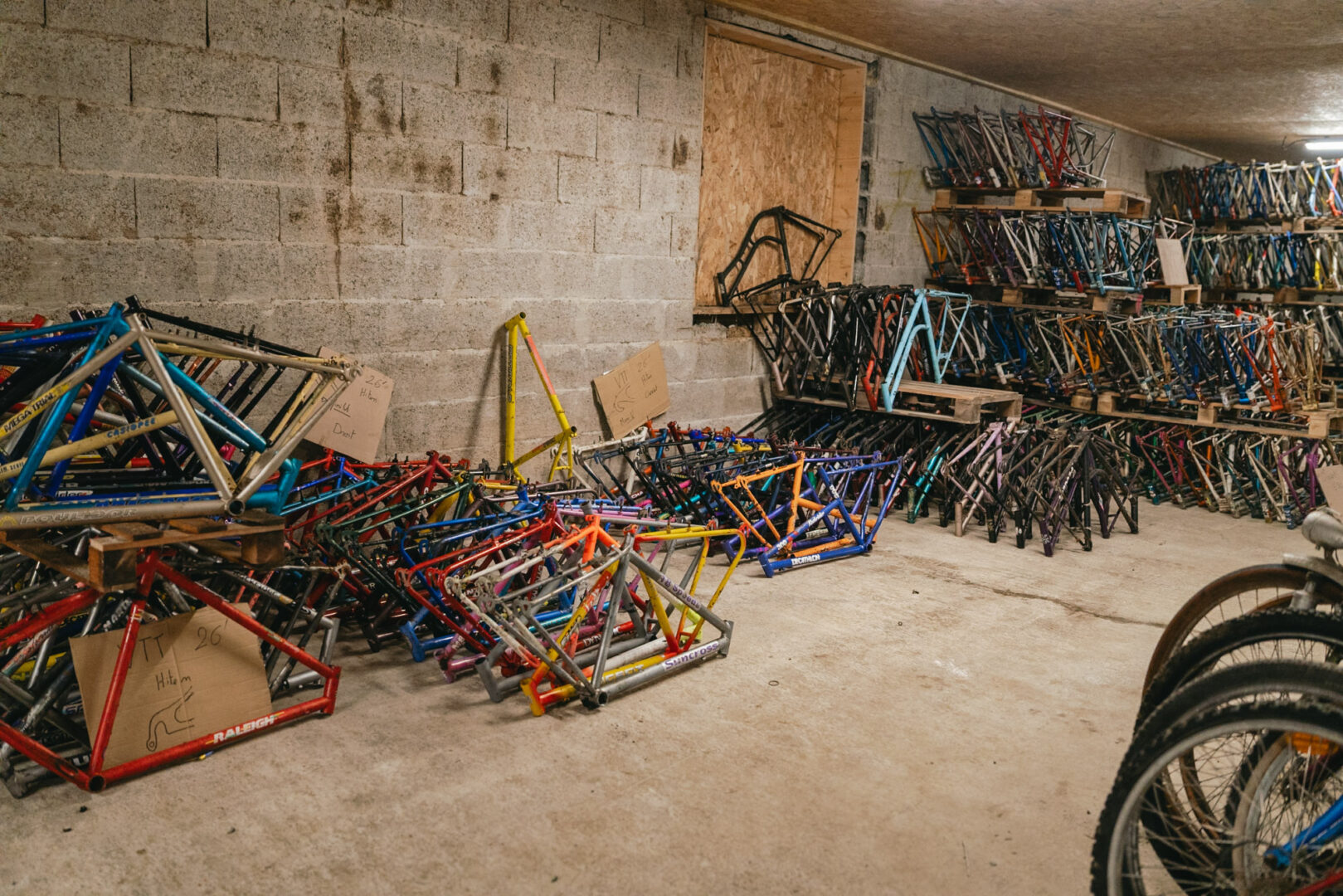 Photo d'artisanat et industrie en Bretagne - Roold St Thégonnec par Antoine Borzeix-13