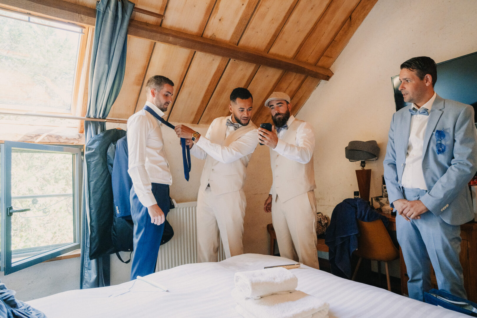 Photo de mariage de M&D au Manoir des Indes à Quimper par Antoine Borzeix-11