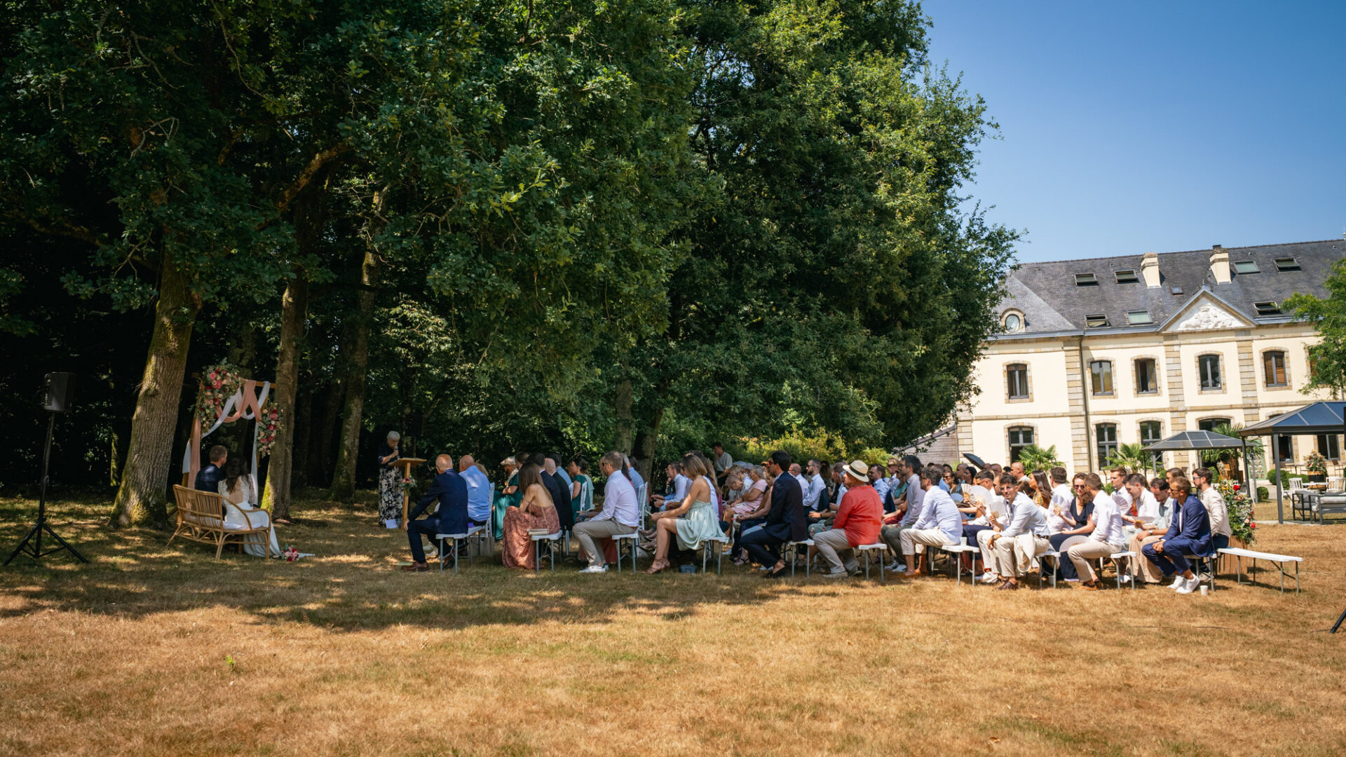 Photo de mariage de M&D au Manoir des Indes à Quimper par Antoine Borzeix-110