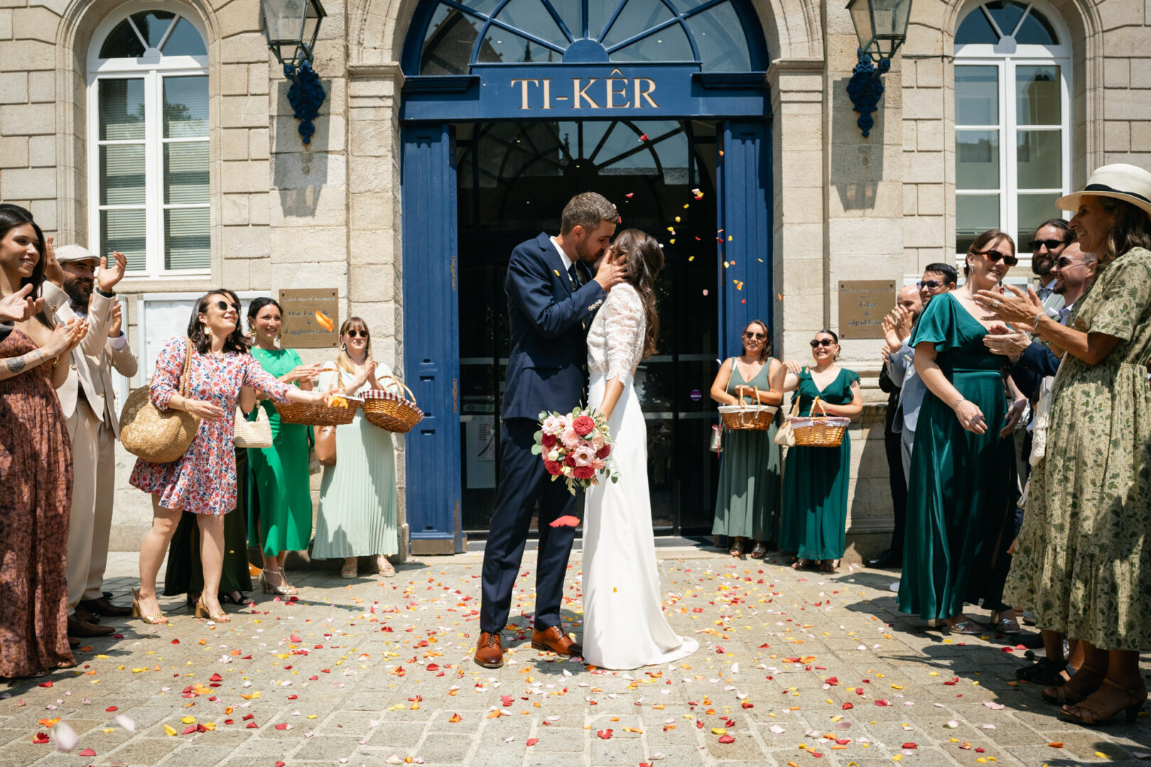 Photo de mariage de M&D au Manoir des Indes à Quimper par Antoine Borzeix-79