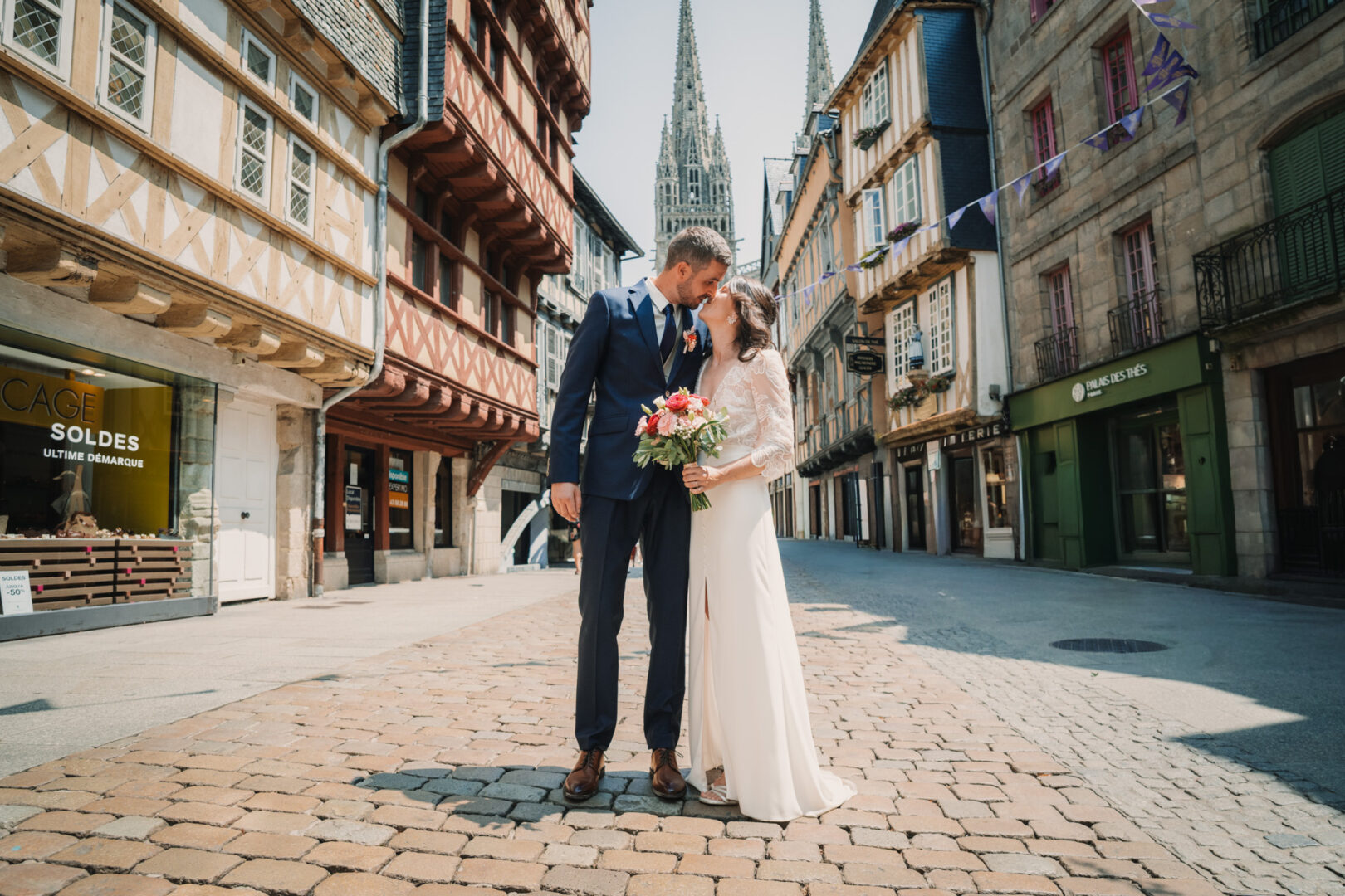 Photo de mariage de M&D au Manoir des Indes à Quimper par Antoine Borzeix-90