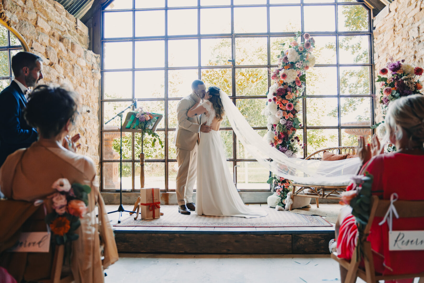 Photo de mariage de N&B au Domaine de Keriquel à Riec sur Belon par Antoine Borzeix-122
