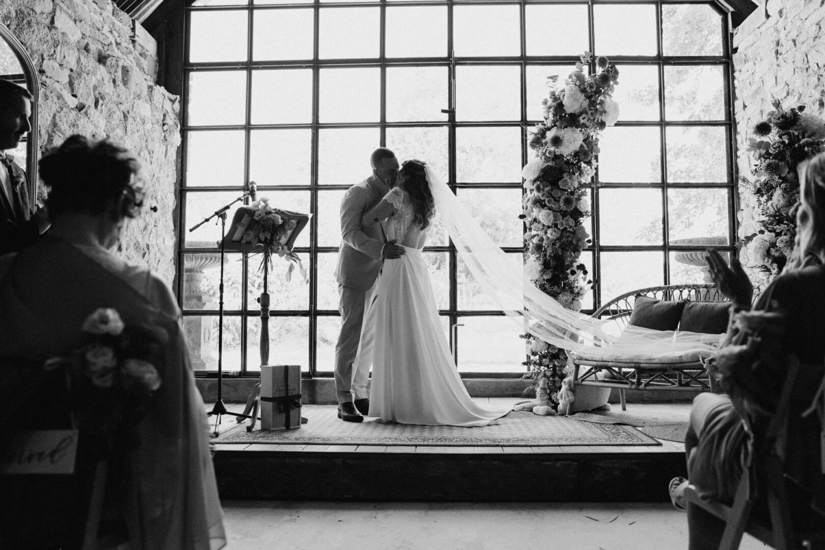 Photo de mariage de N&B au Domaine de Keriquel à Riec sur Belon par Antoine Borzeix-123