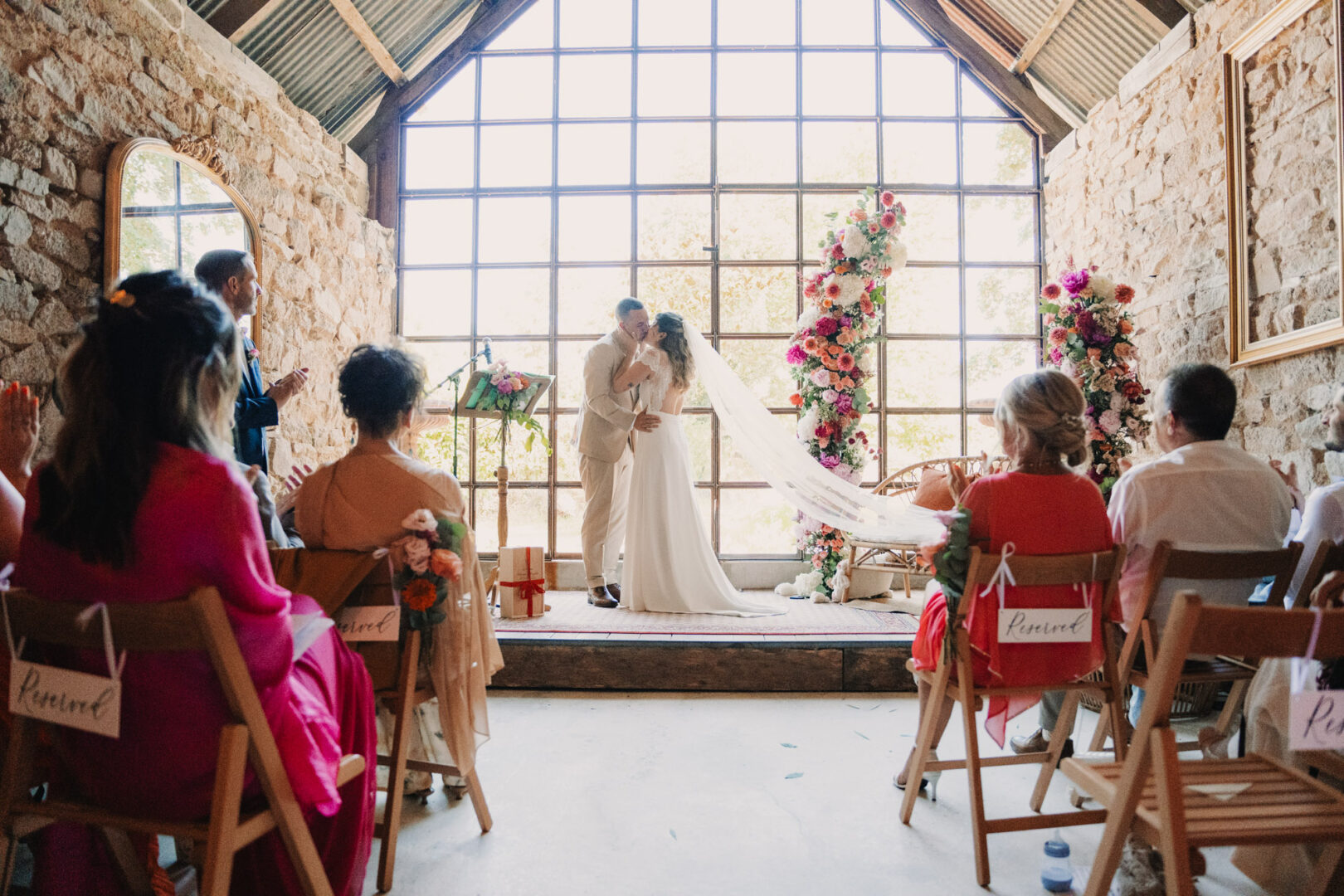 Photo de mariage de N&B au Domaine de Keriquel à Riec sur Belon par Antoine Borzeix-124