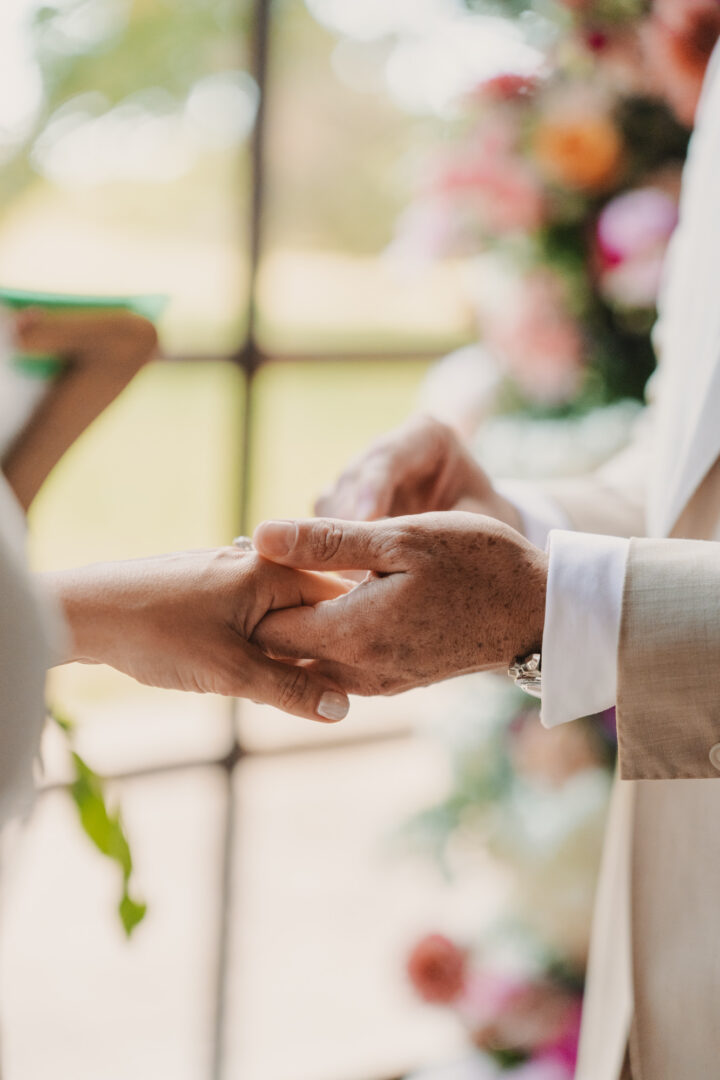 Photo de mariage de N&B au Domaine de Keriquel à Riec sur Belon par Antoine Borzeix-135