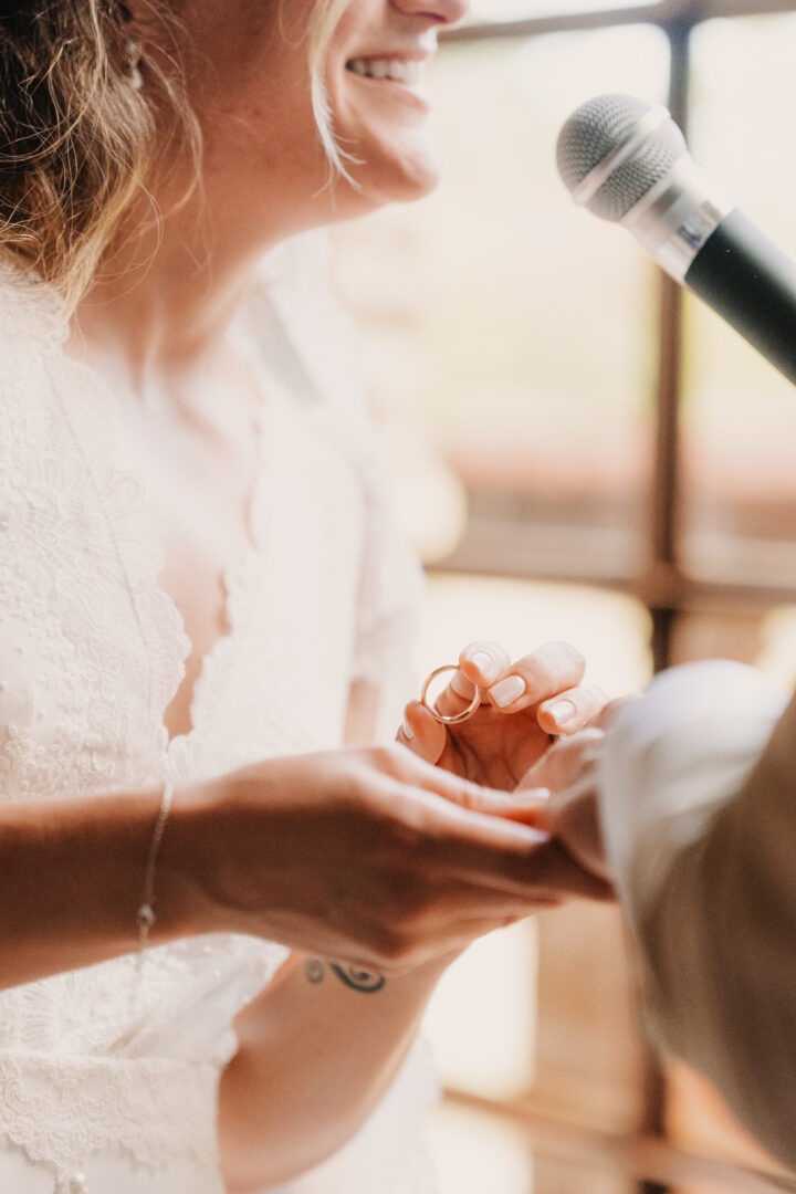Photo de mariage de N&B au Domaine de Keriquel à Riec sur Belon par Antoine Borzeix-137
