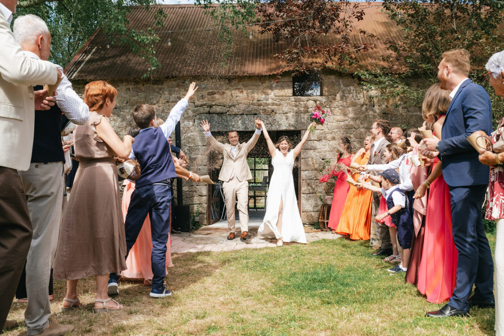 Photo de mariage de N&B au Domaine de Keriquel à Riec sur Belon par Antoine Borzeix-138