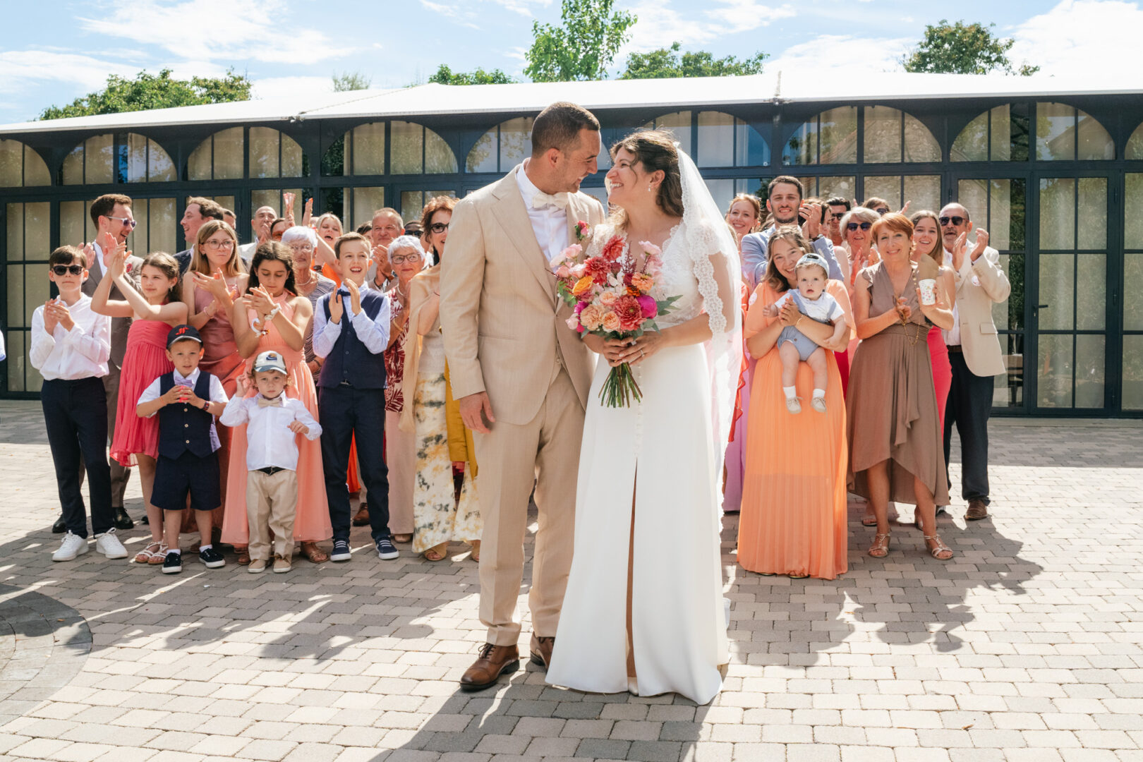 Photo de mariage de N&B au Domaine de Keriquel à Riec sur Belon par Antoine Borzeix-149