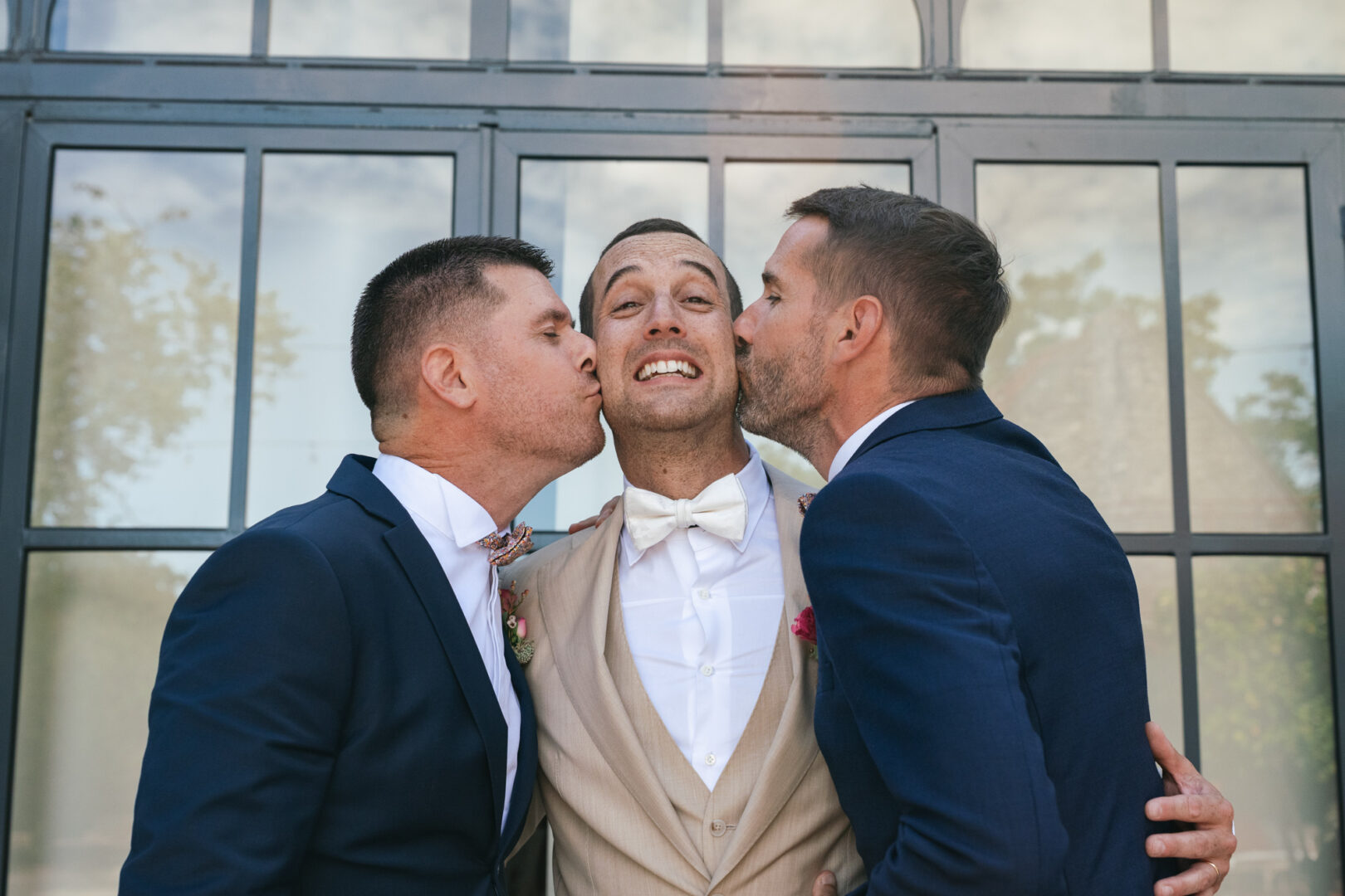 Photo de mariage de N&B au Domaine de Keriquel à Riec sur Belon par Antoine Borzeix-152