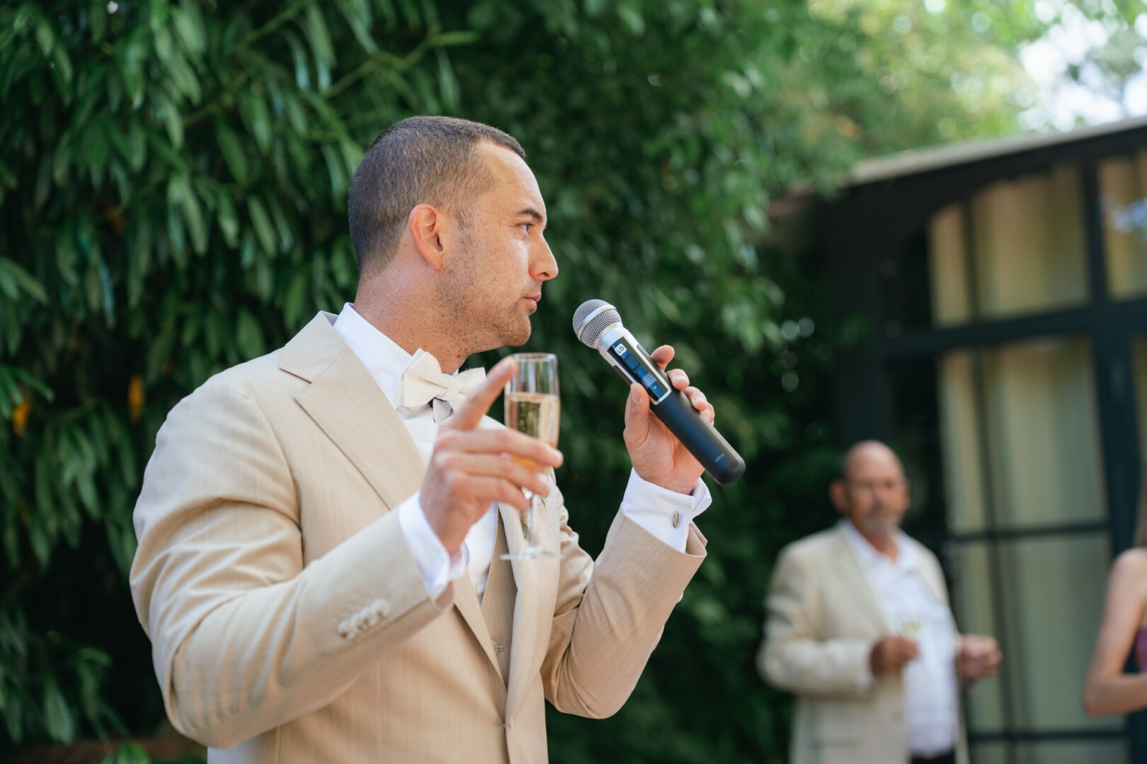Photo de mariage de N&B au Domaine de Keriquel à Riec sur Belon par Antoine Borzeix-179