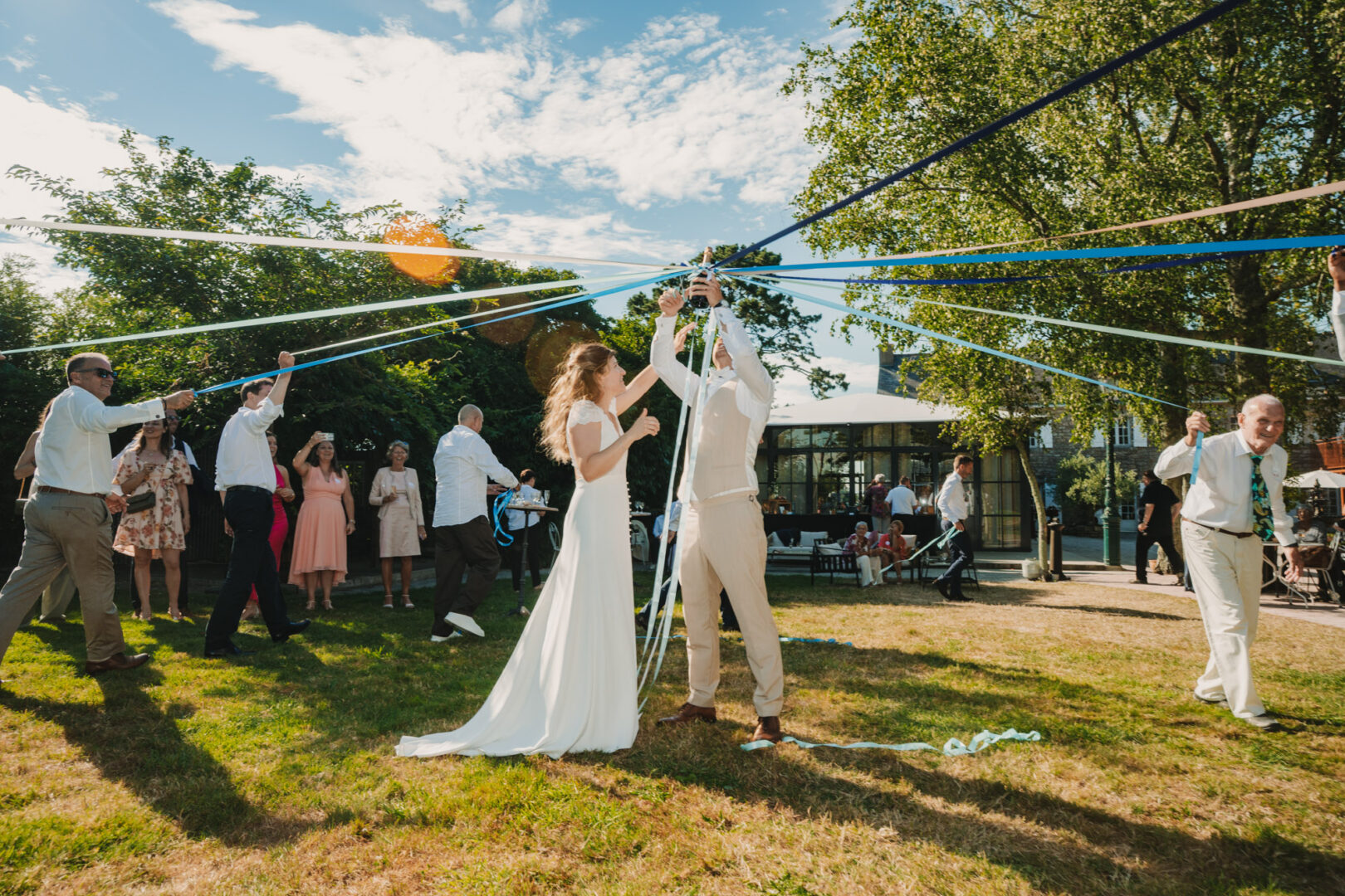 Photo de mariage de N&B au Domaine de Keriquel à Riec sur Belon par Antoine Borzeix-231