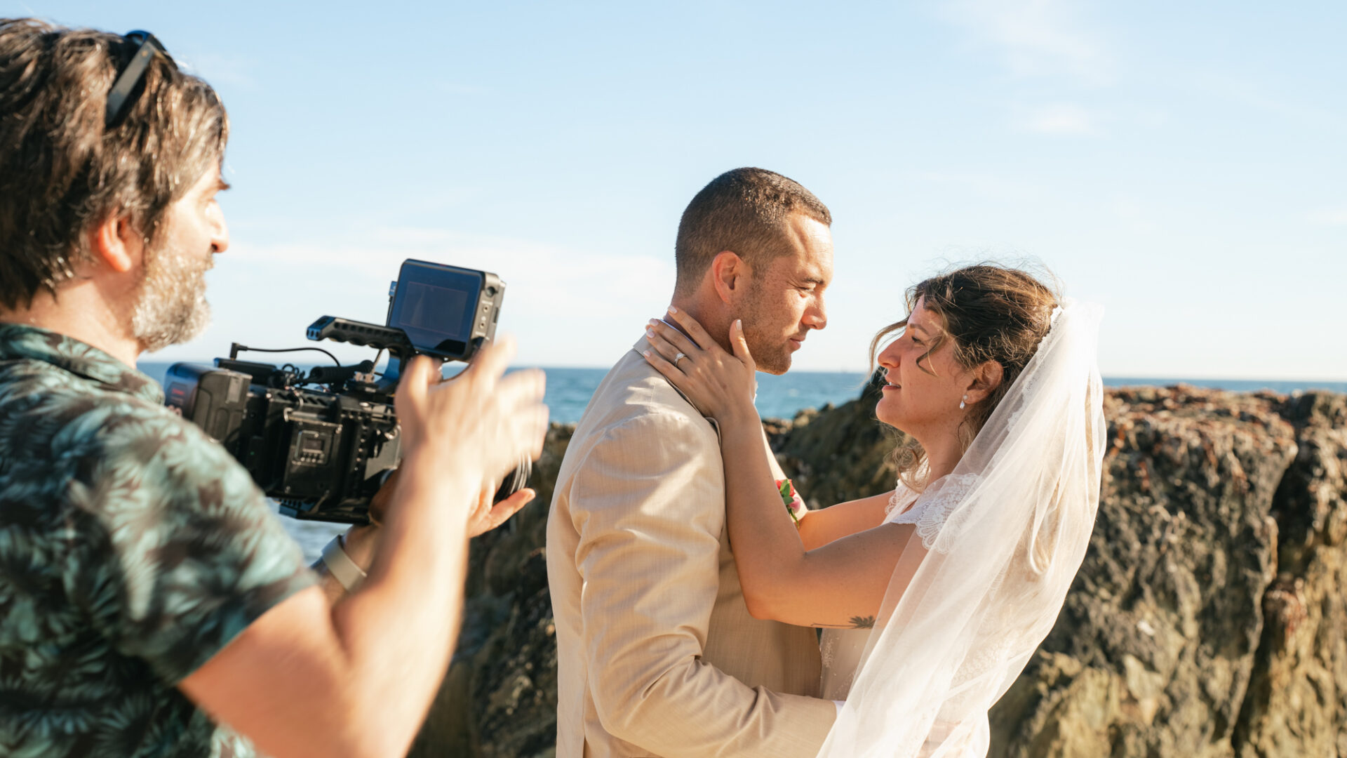 Photo de mariage de N&B au Domaine de Keriquel à Riec sur Belon par Antoine Borzeix-250