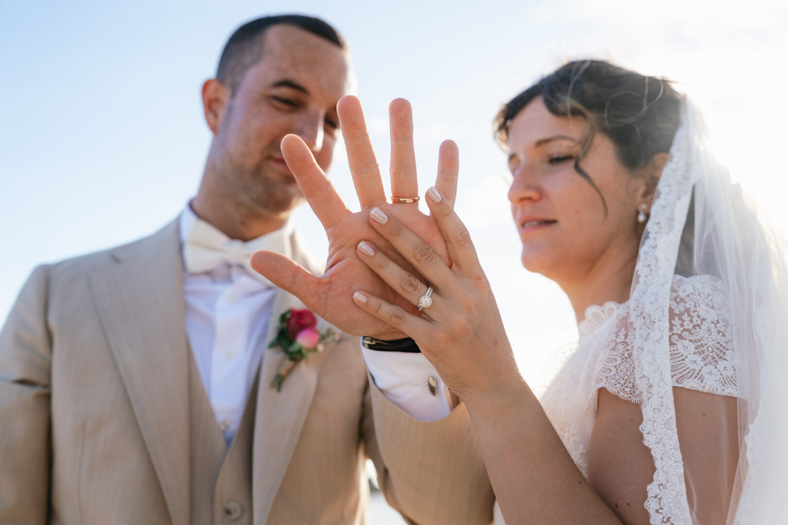 Photo de mariage de N&B au Domaine de Keriquel à Riec sur Belon par Antoine Borzeix-256