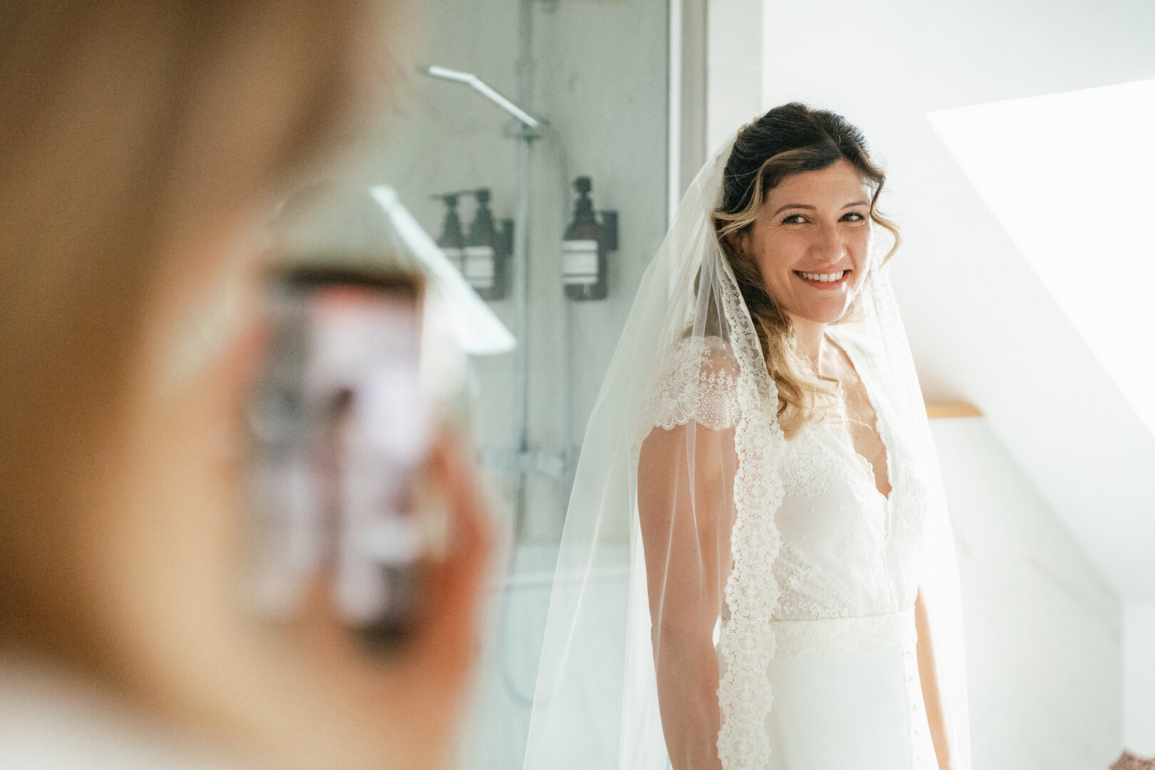 Photo de mariage de N&B au Domaine de Keriquel à Riec sur Belon par Antoine Borzeix-26