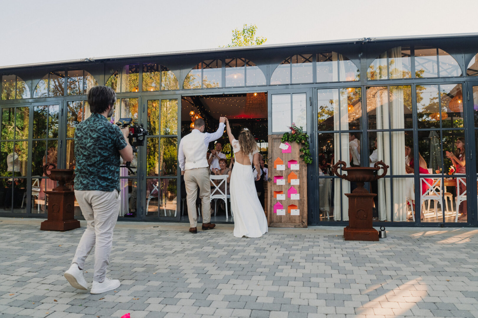 Photo de mariage de N&B au Domaine de Keriquel à Riec sur Belon par Antoine Borzeix-266