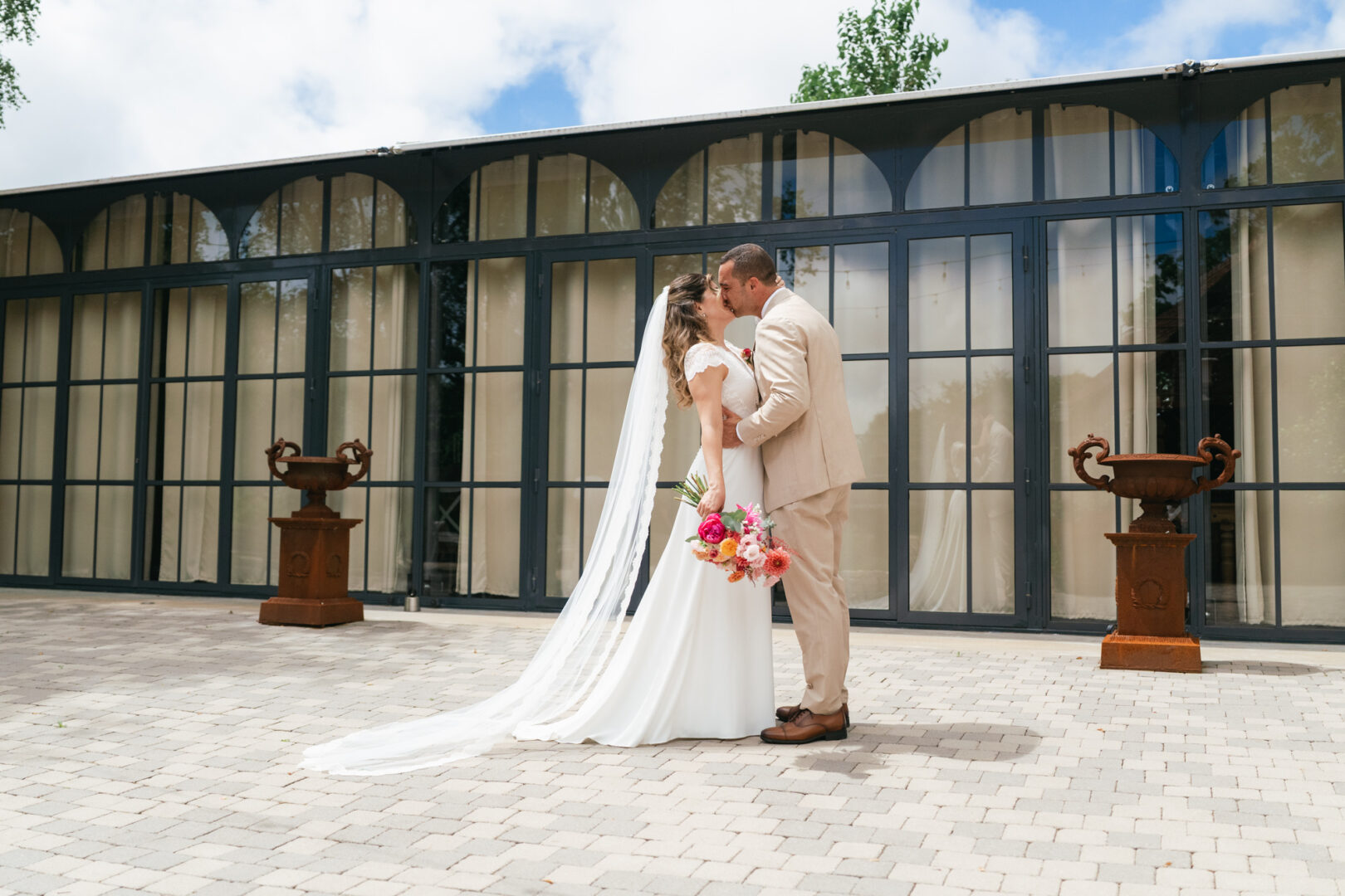 Photo de mariage de N&B au Domaine de Keriquel à Riec sur Belon par Antoine Borzeix-42