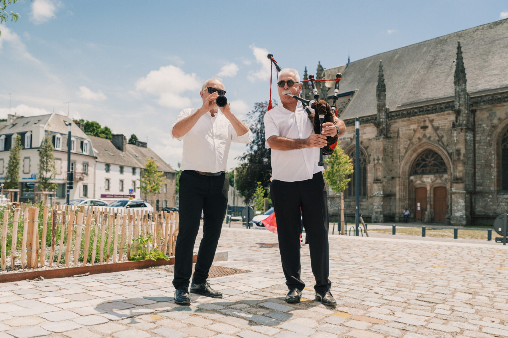 Photo de mariage de N&B au Domaine de Keriquel à Riec sur Belon par Antoine Borzeix-52
