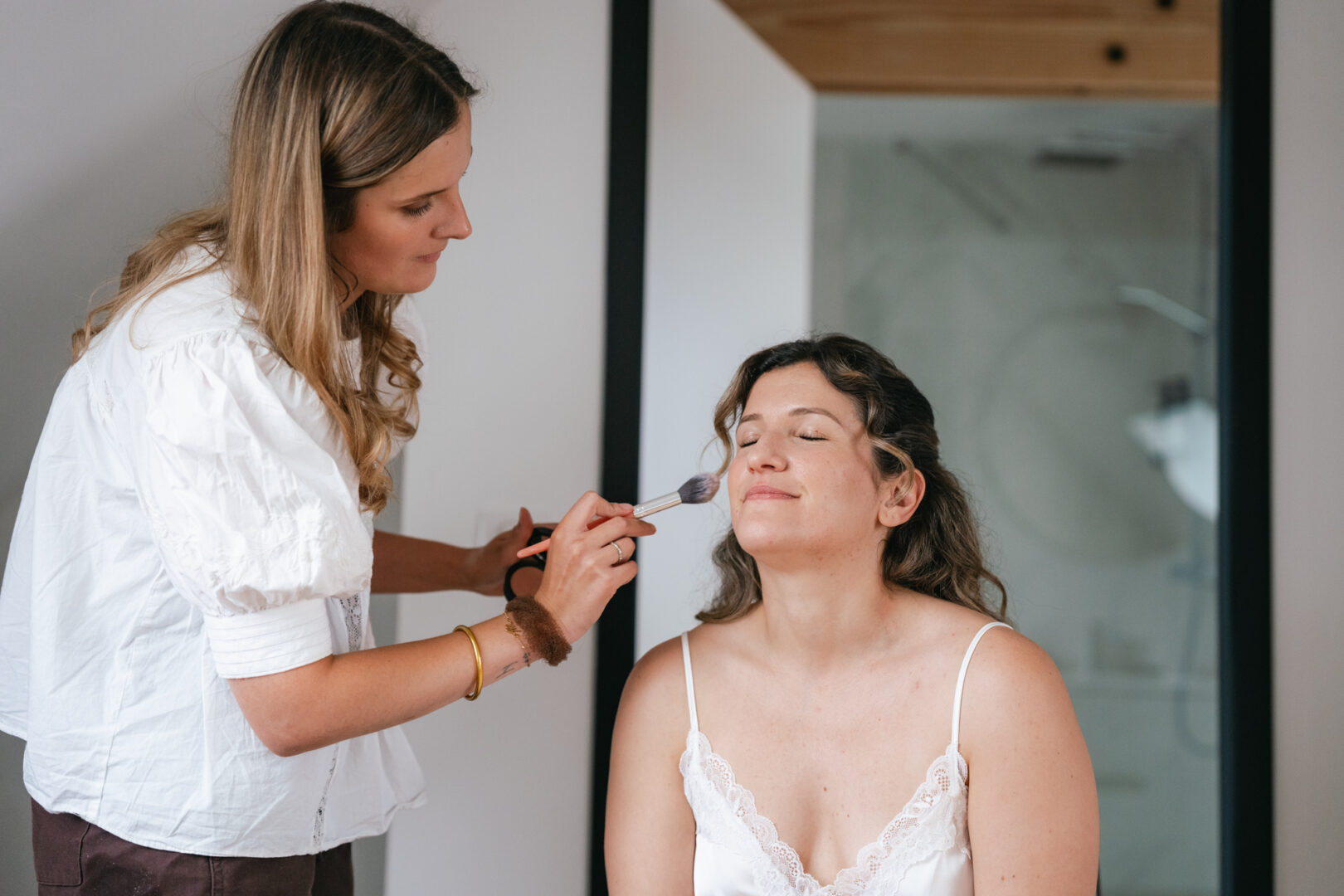 Photo de mariage de N&B au Domaine de Keriquel à Riec sur Belon par Antoine Borzeix-7
