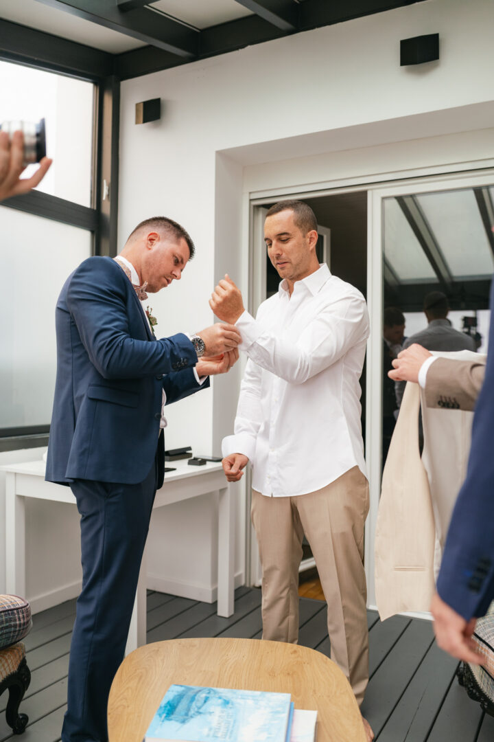 Photo de mariage de N&B au Domaine de Keriquel à Riec sur Belon par Antoine Borzeix