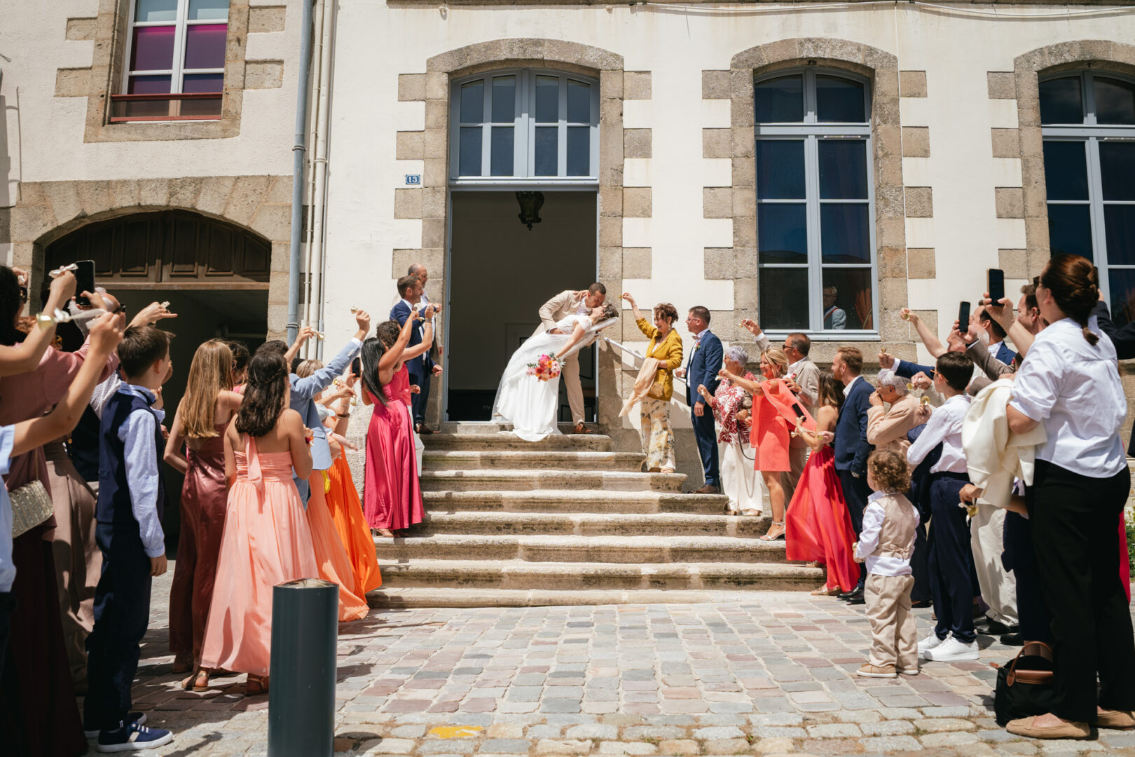 Photo de mariage de N&B au Domaine de Keriquel à Riec sur Belon par Antoine Borzeix-79