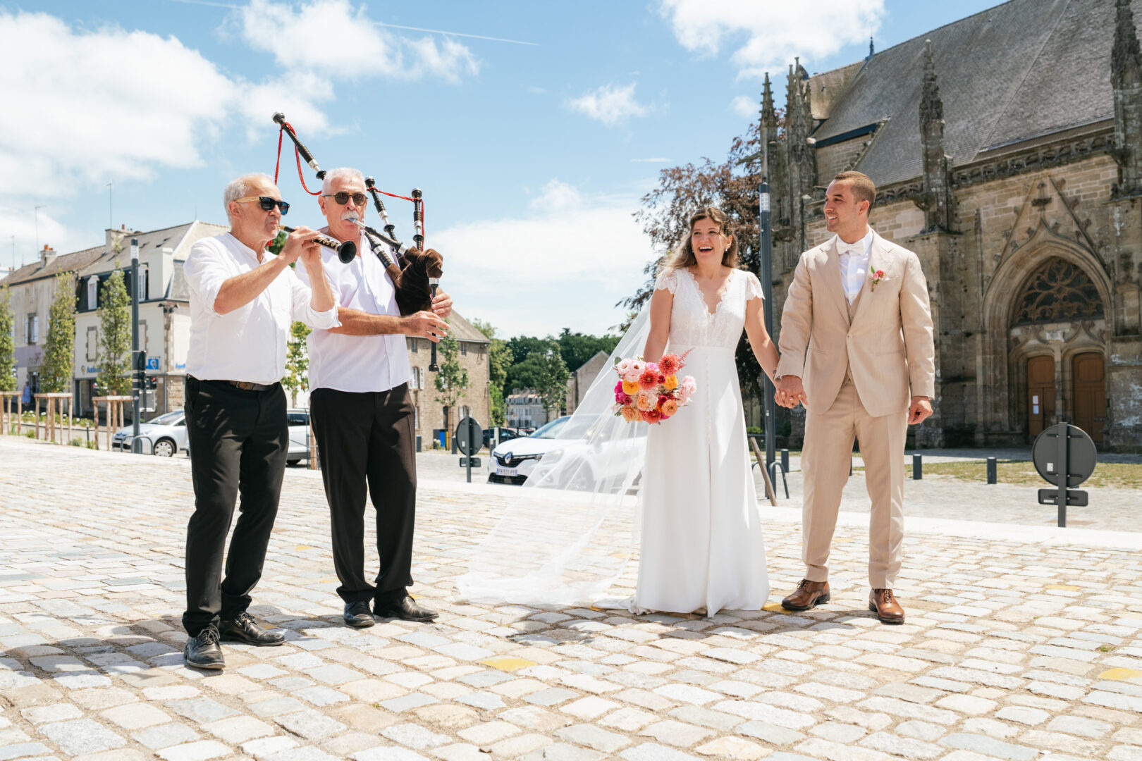 Photo de mariage de N&B au Domaine de Keriquel à Riec sur Belon par Antoine Borzeix-81