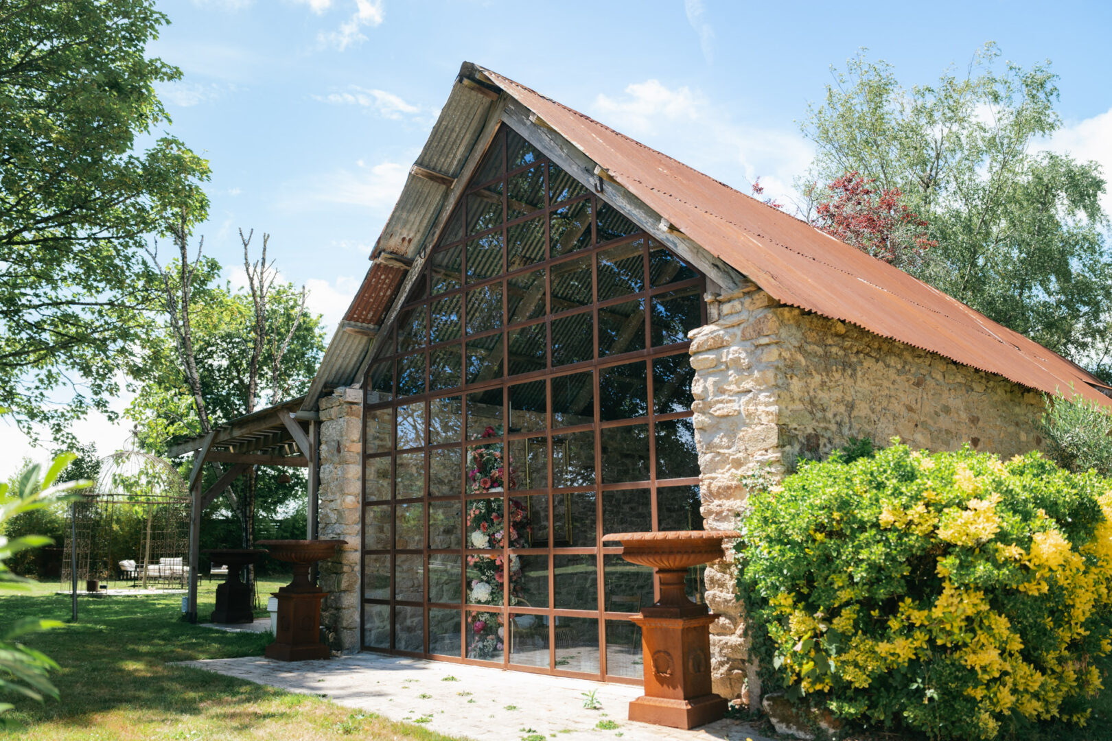 Photo de mariage de N&B au Domaine de Keriquel à Riec sur Belon par Antoine Borzeix-85